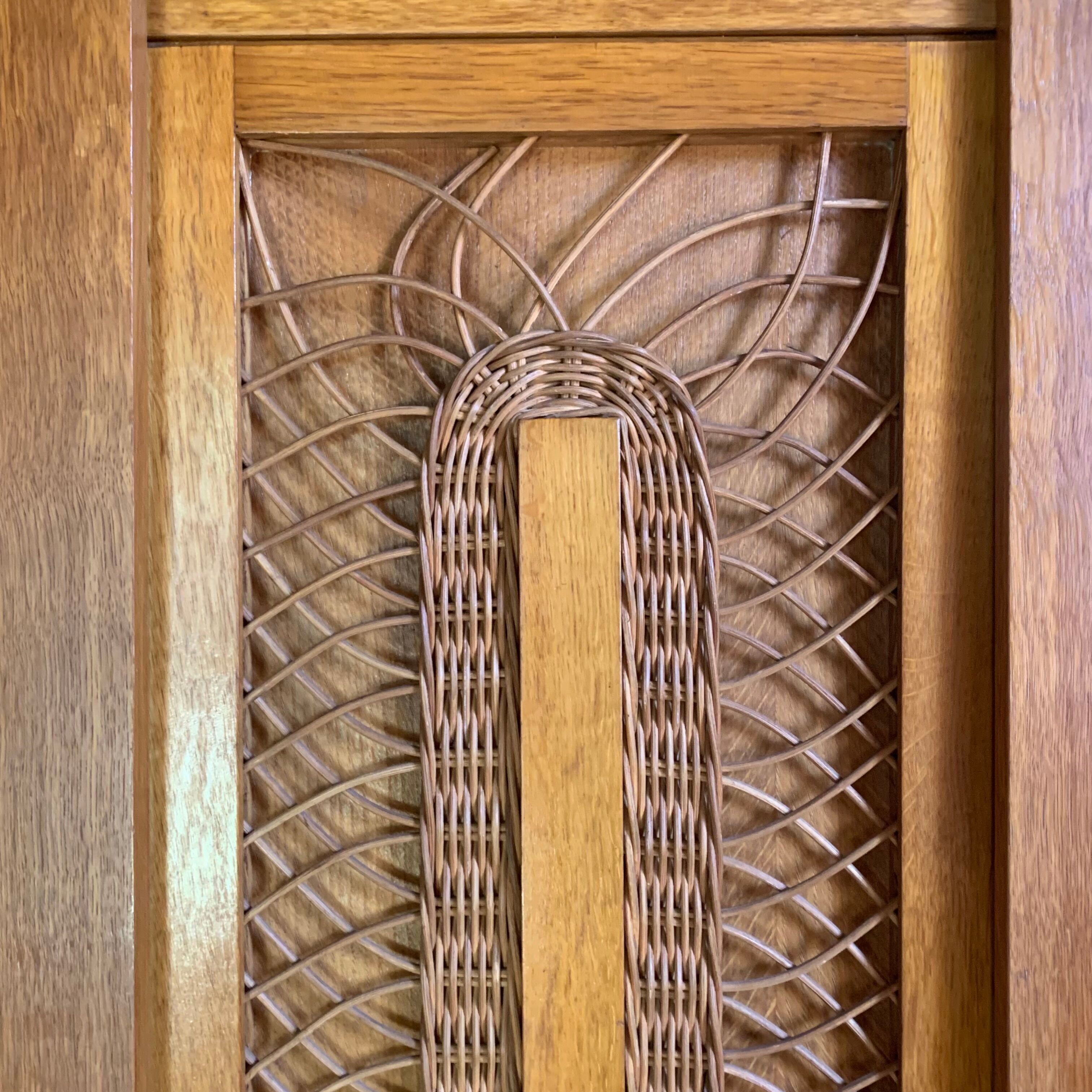 Armoire chêne et rotin vintage