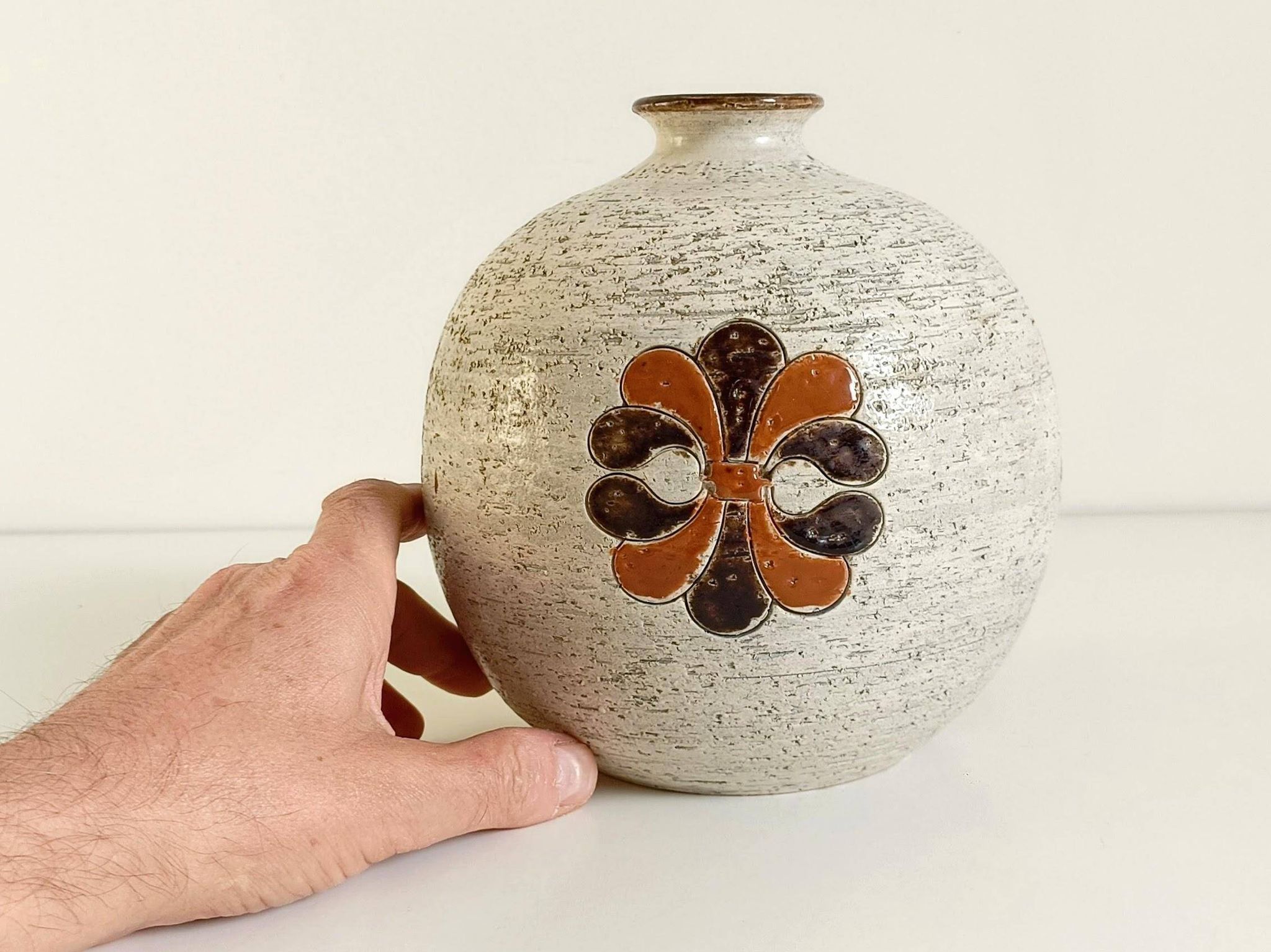 Bitossi by Aldo Londi Chamotte Ball Vase, Italy, 1960s
