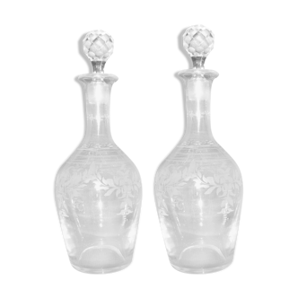 2 carafons of chiseled glass