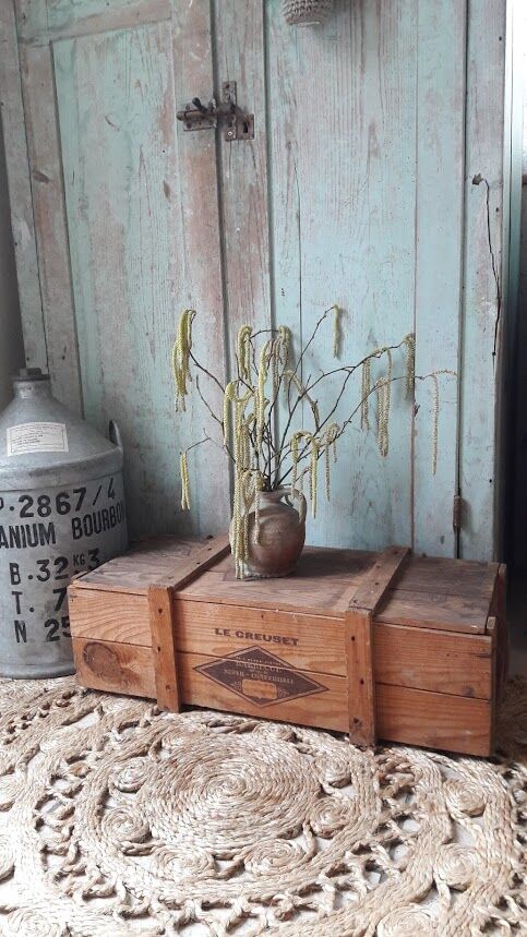 Le Creuset wooden box