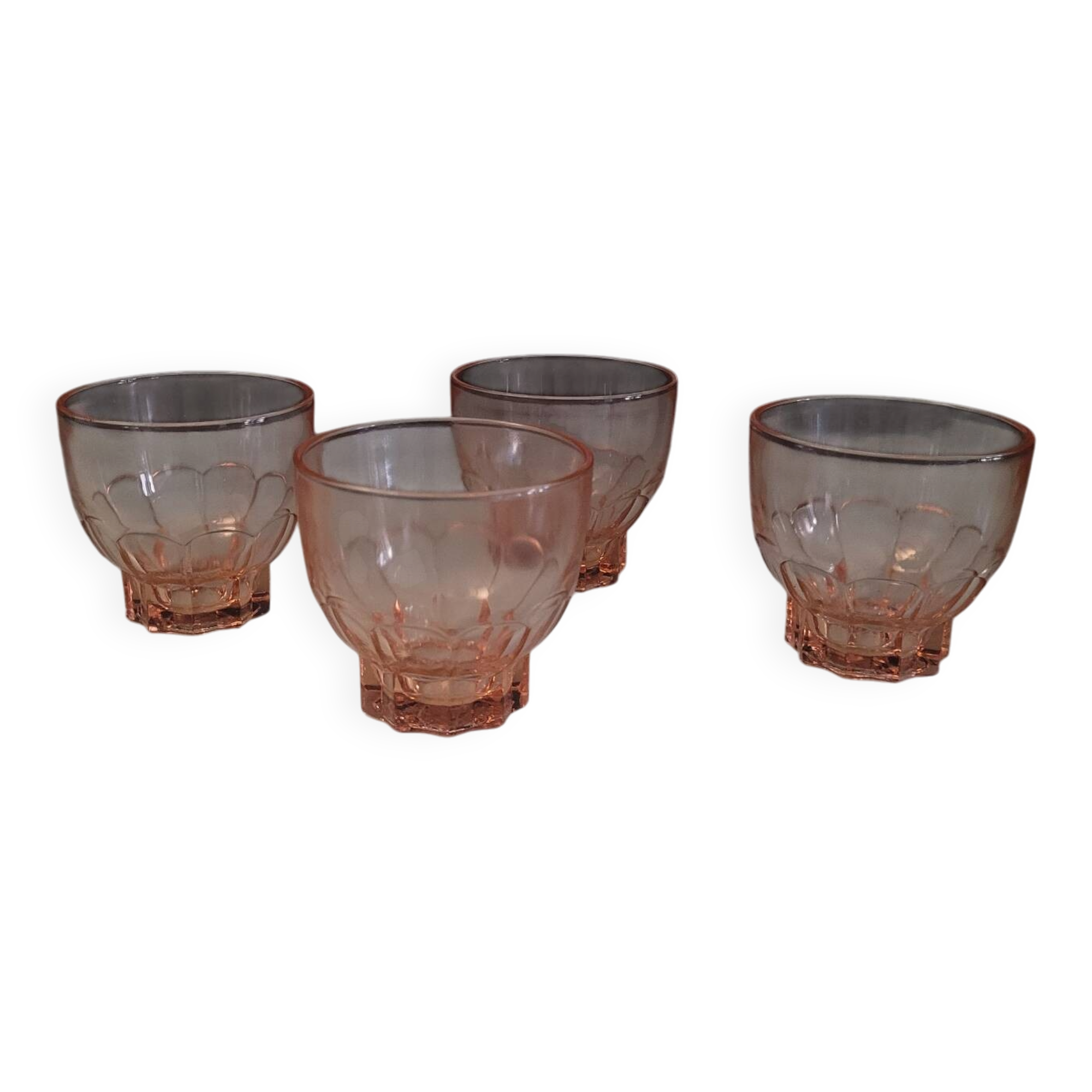 4 verres ambrés à base étoilée – France, années 40-50