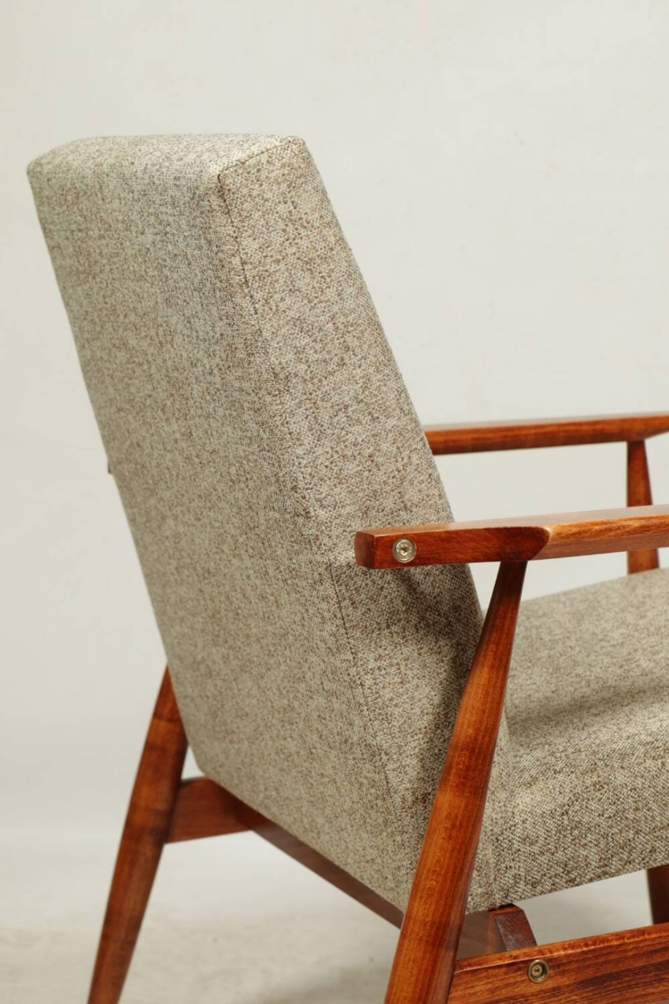 Scandinavian armchair and footrest granola beige concluded by H.Lis 300-190