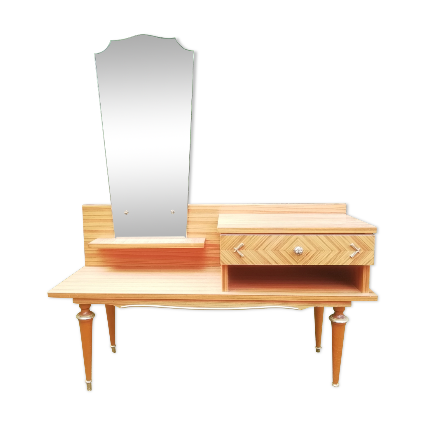 Serving table years 70