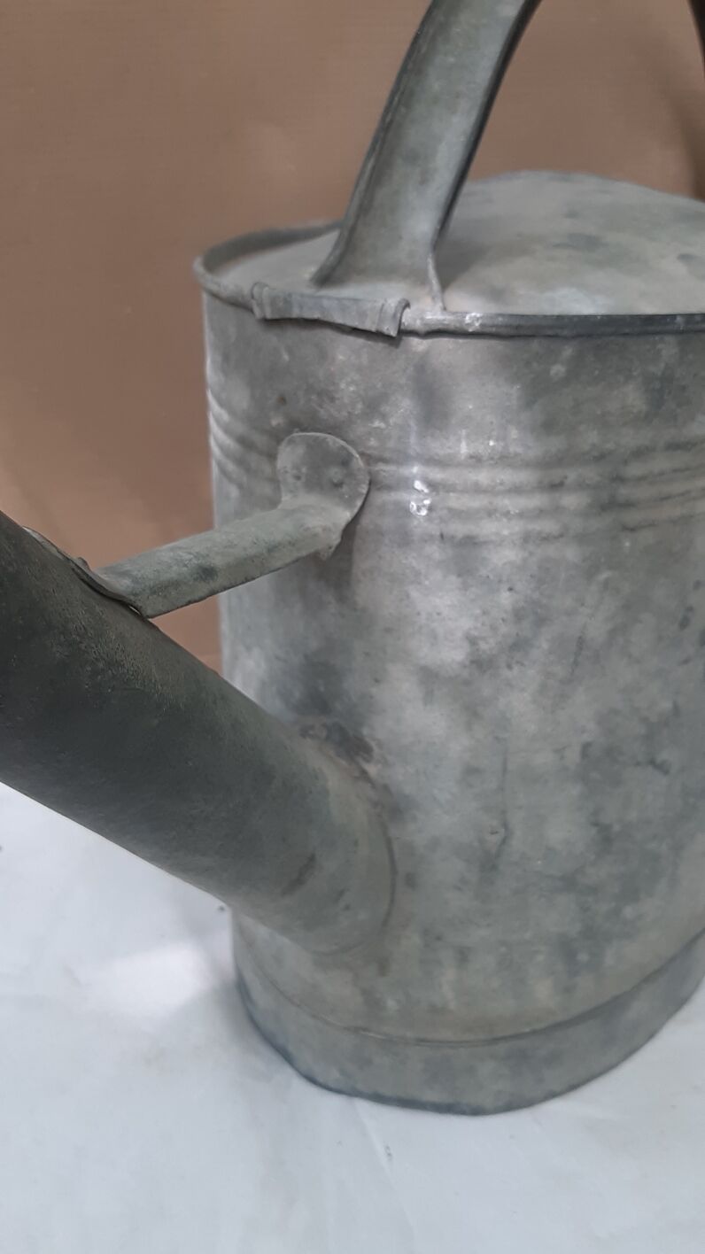 Zinc watering can
