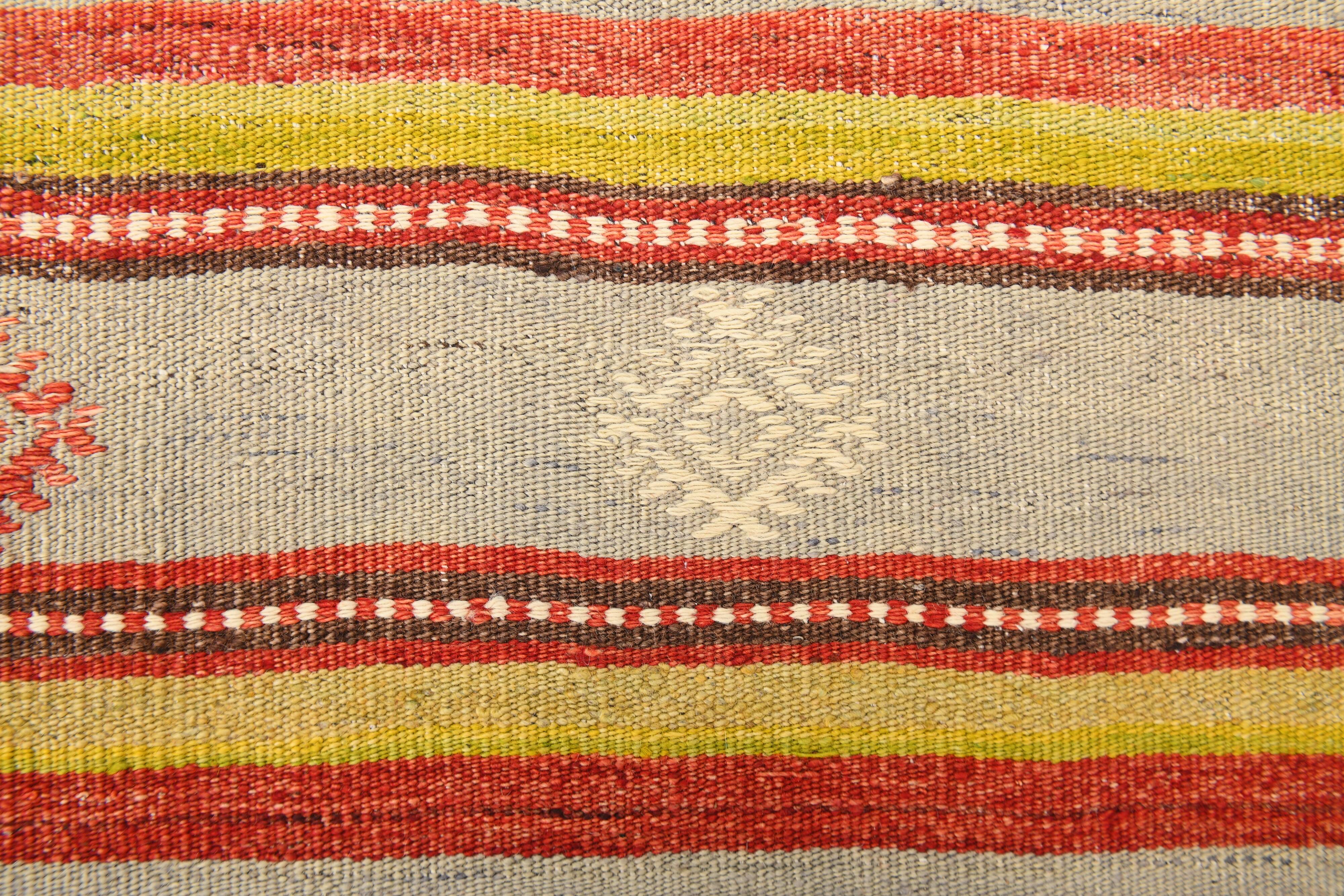 Tapis kilim bohème multicolore – pièce unique faite main, Style folklorique