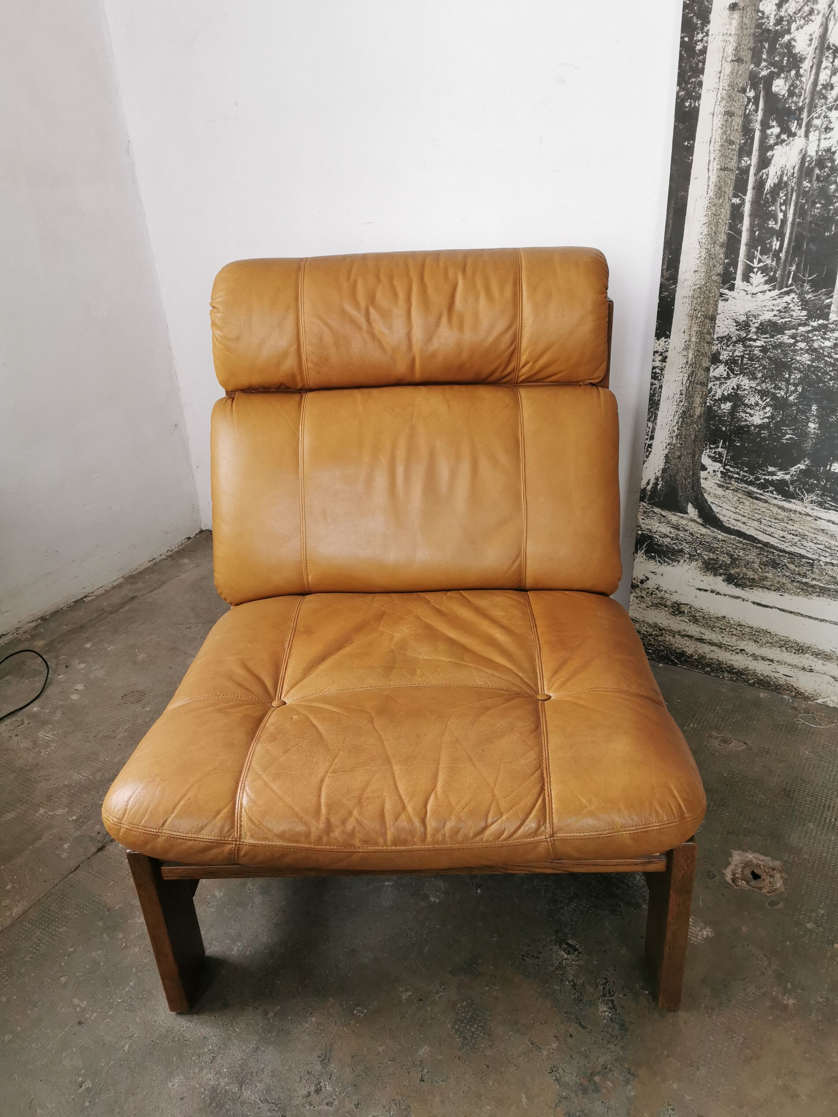 Tawny leather heater