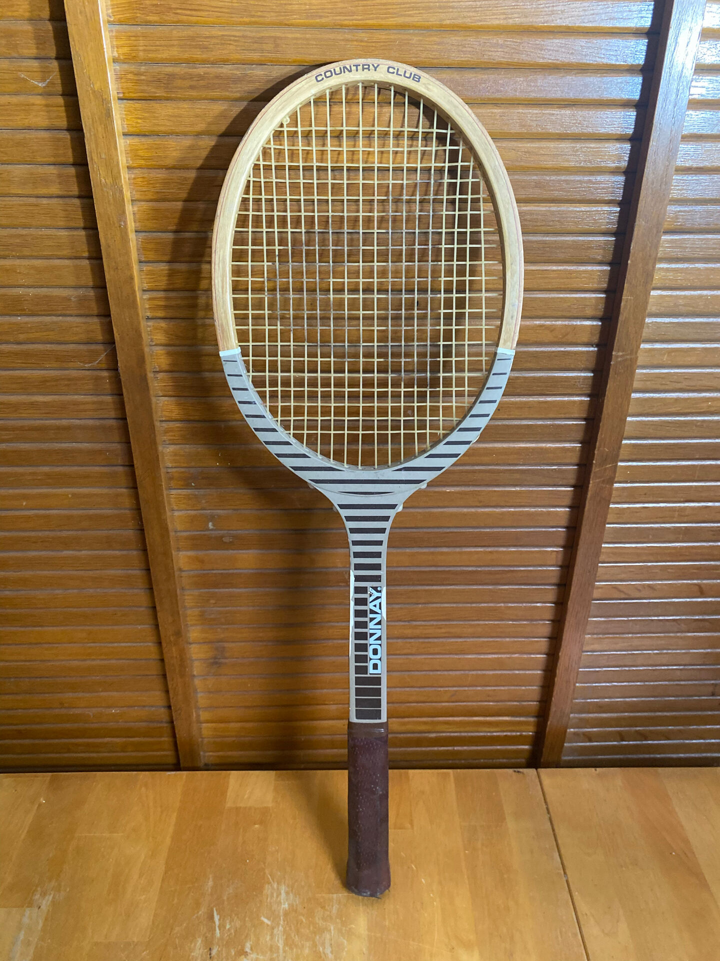 Vintage DONNAY Country Club Wooden Tennis Racket #E192