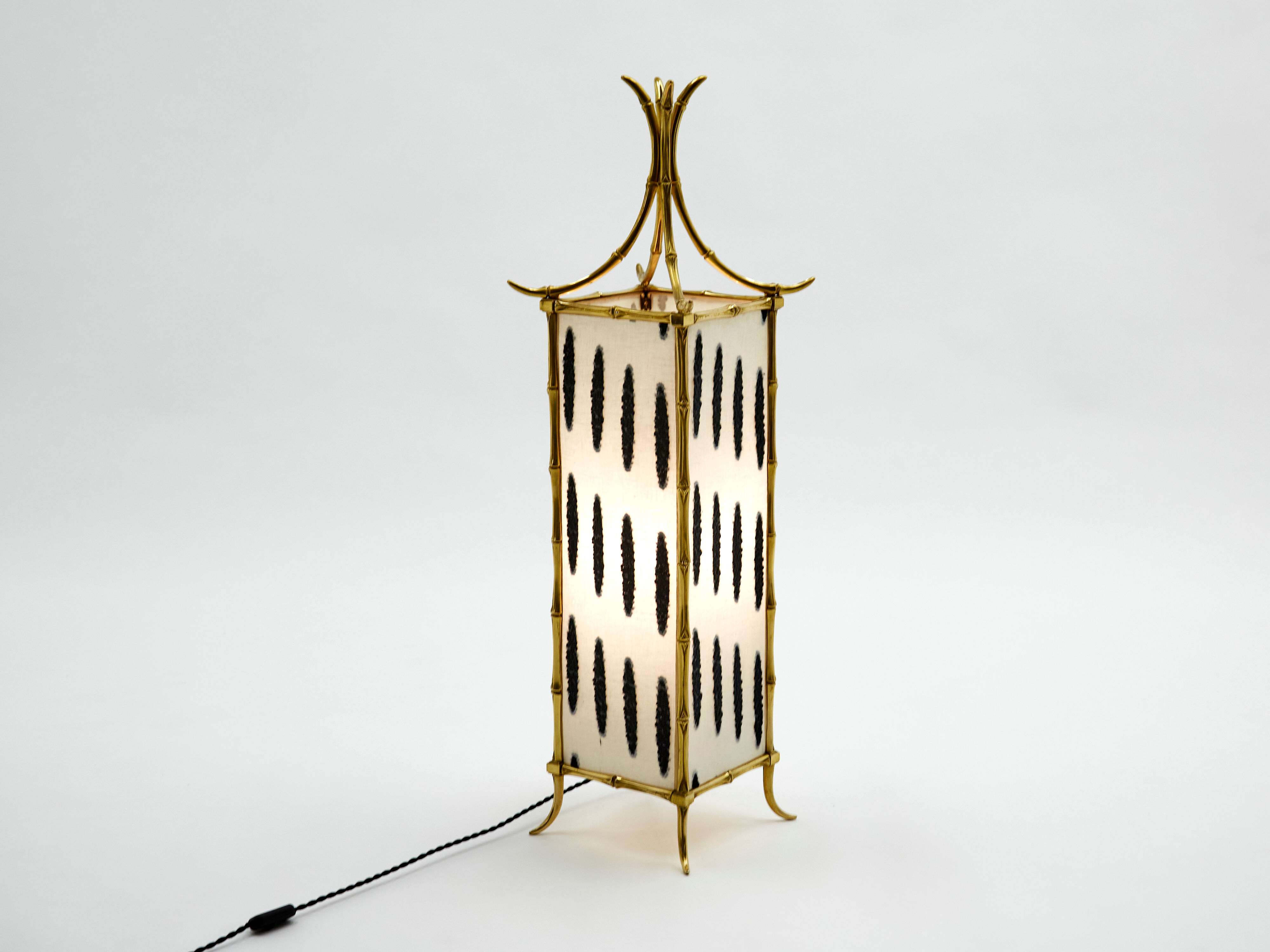 Pair of brass lantern lamps and fabrics from Maison Baguès 1960