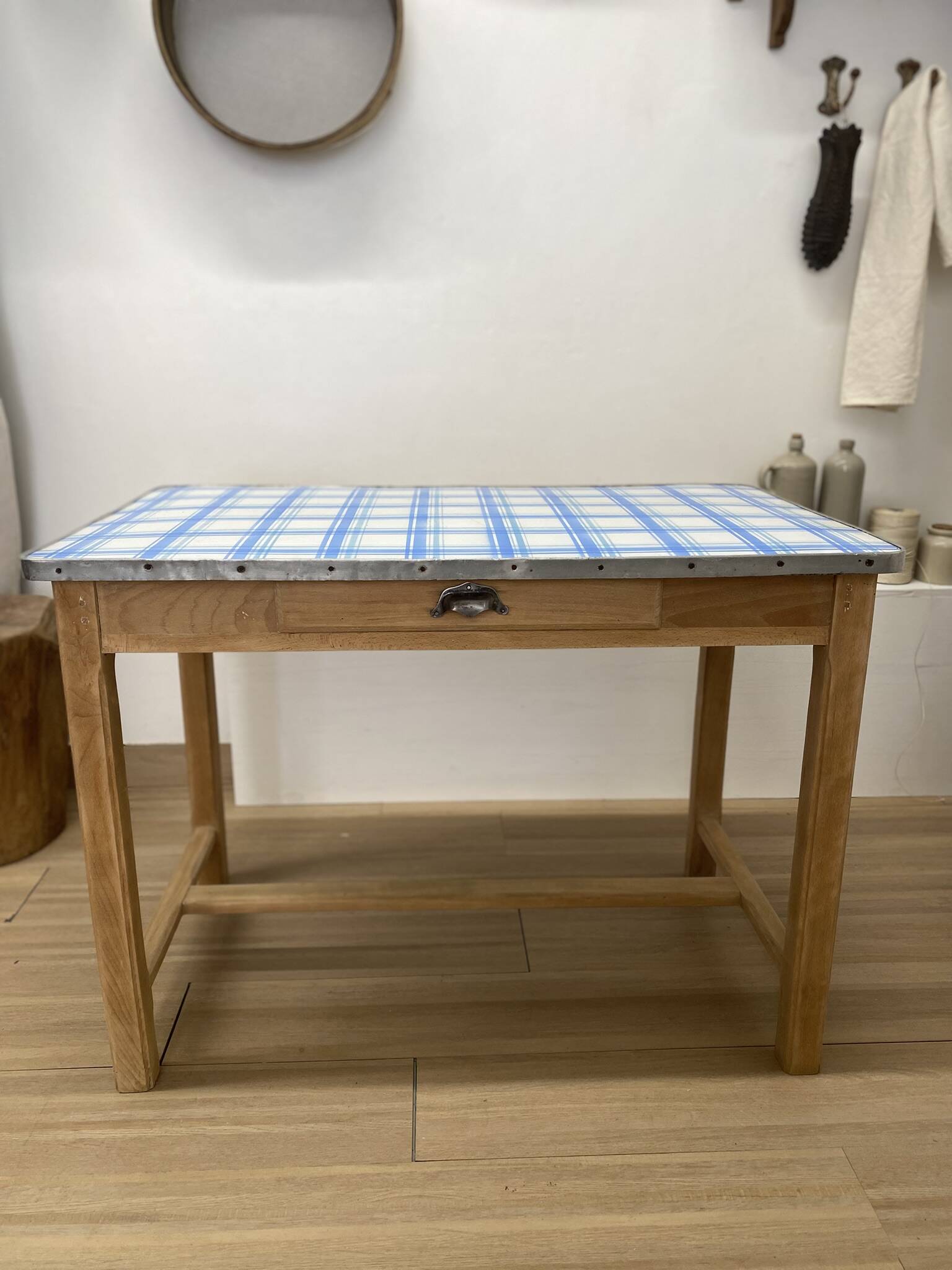 Farmhouse table with enamelled metal top