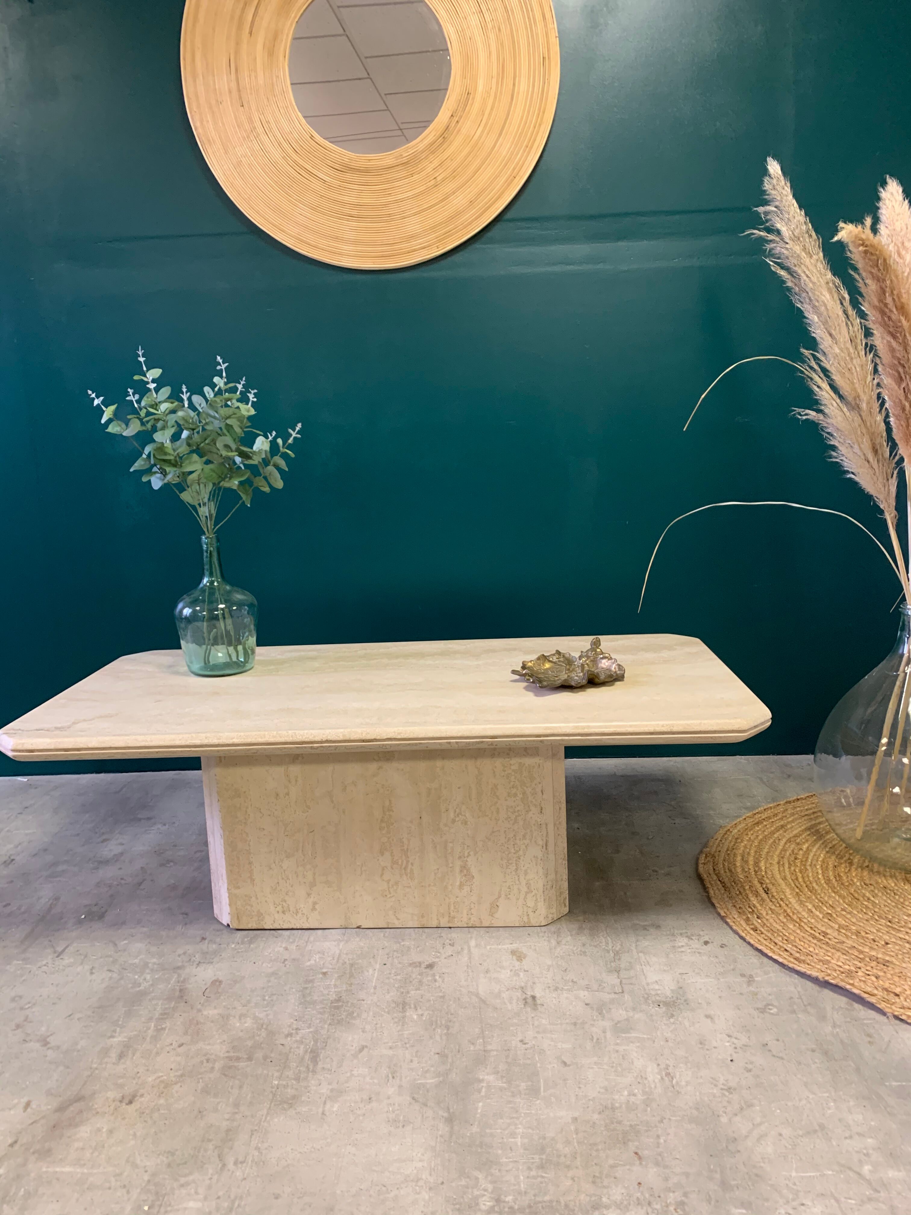 Coffee table in travertine