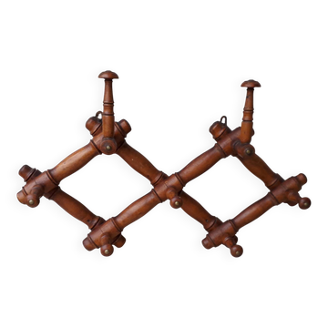 Wooden coat rack with 5 hooks