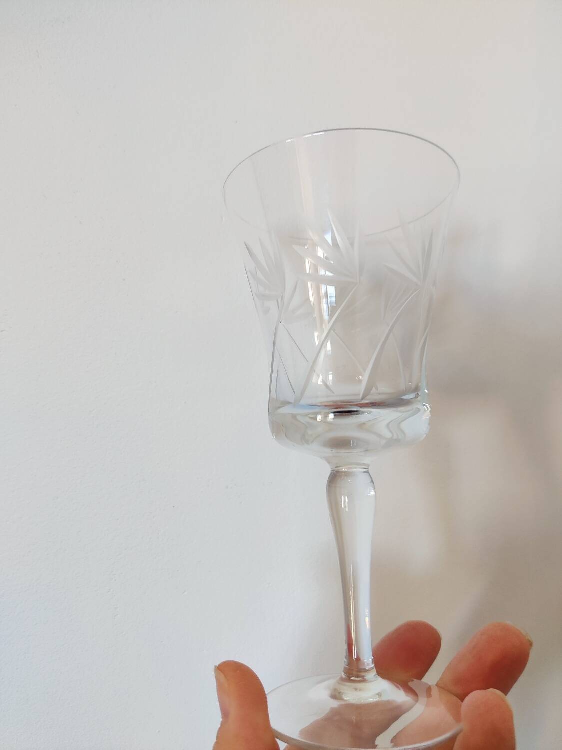 9 verres à pied ciselés cristal 70's