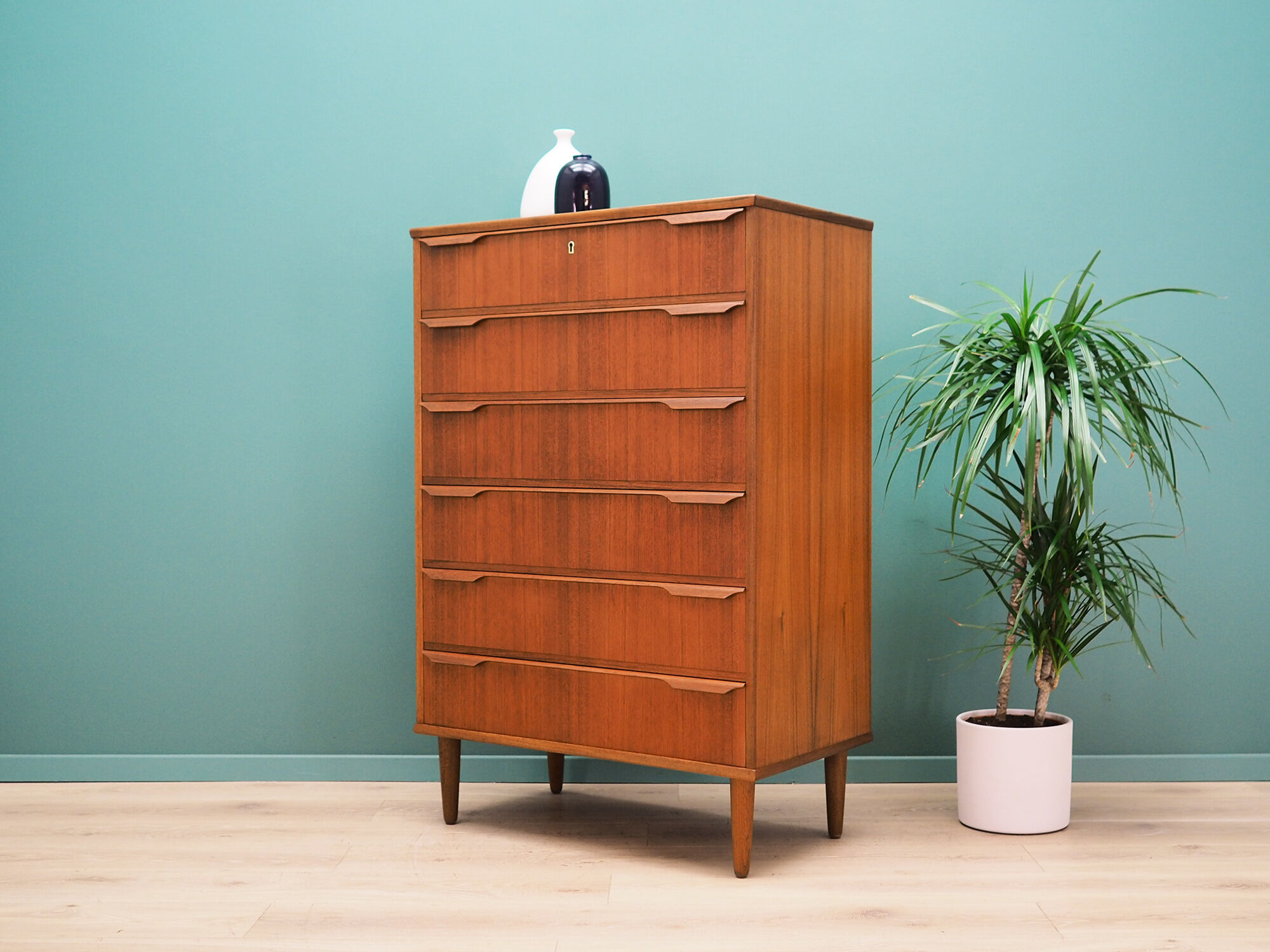 Chest of drawers teak, danish design, 60's, producer: trekanten-hestbæk a/s