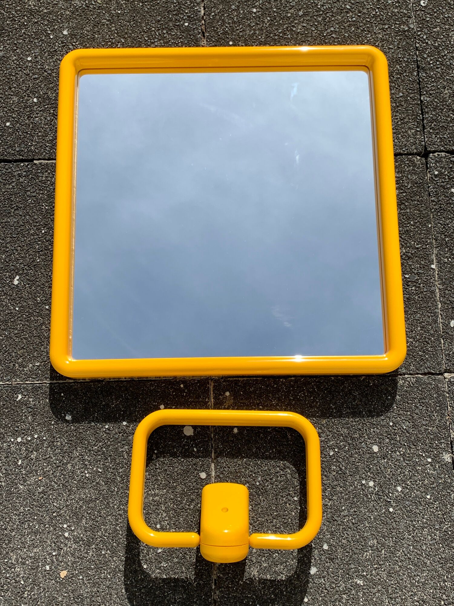 Italian space age mirror and towel rack, design Makio Hasuike for Gedy, 1970