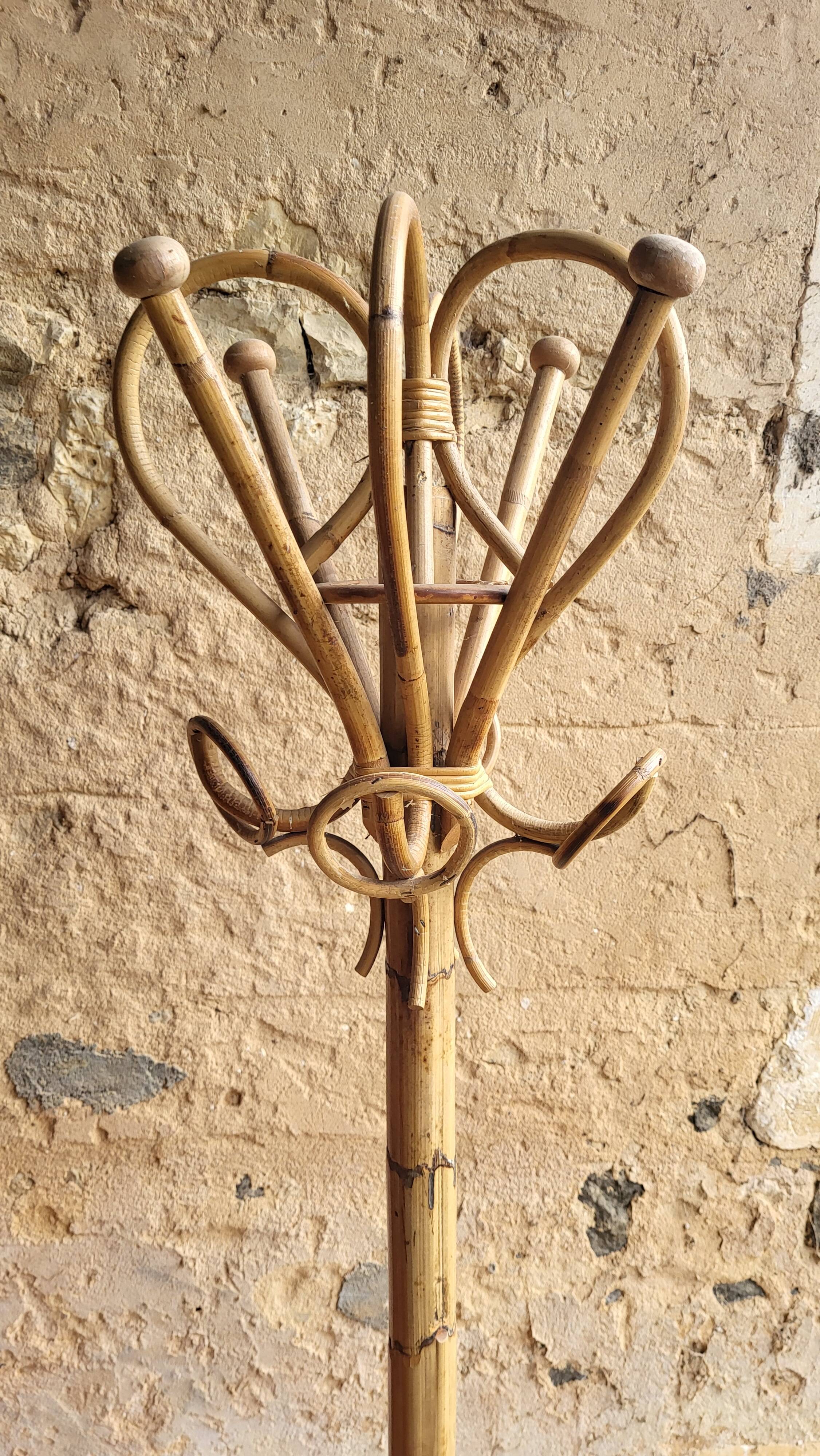 Porte manteaux perroquet en rotin