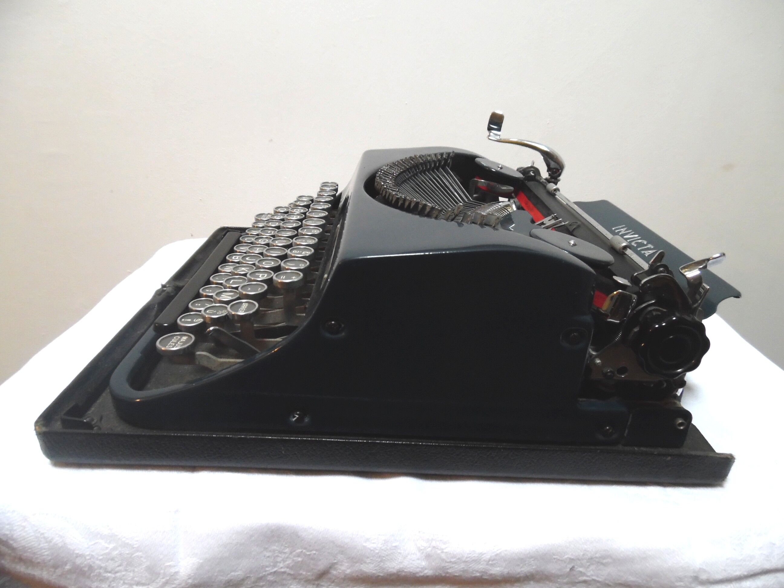 Invicta olivetti typewriter