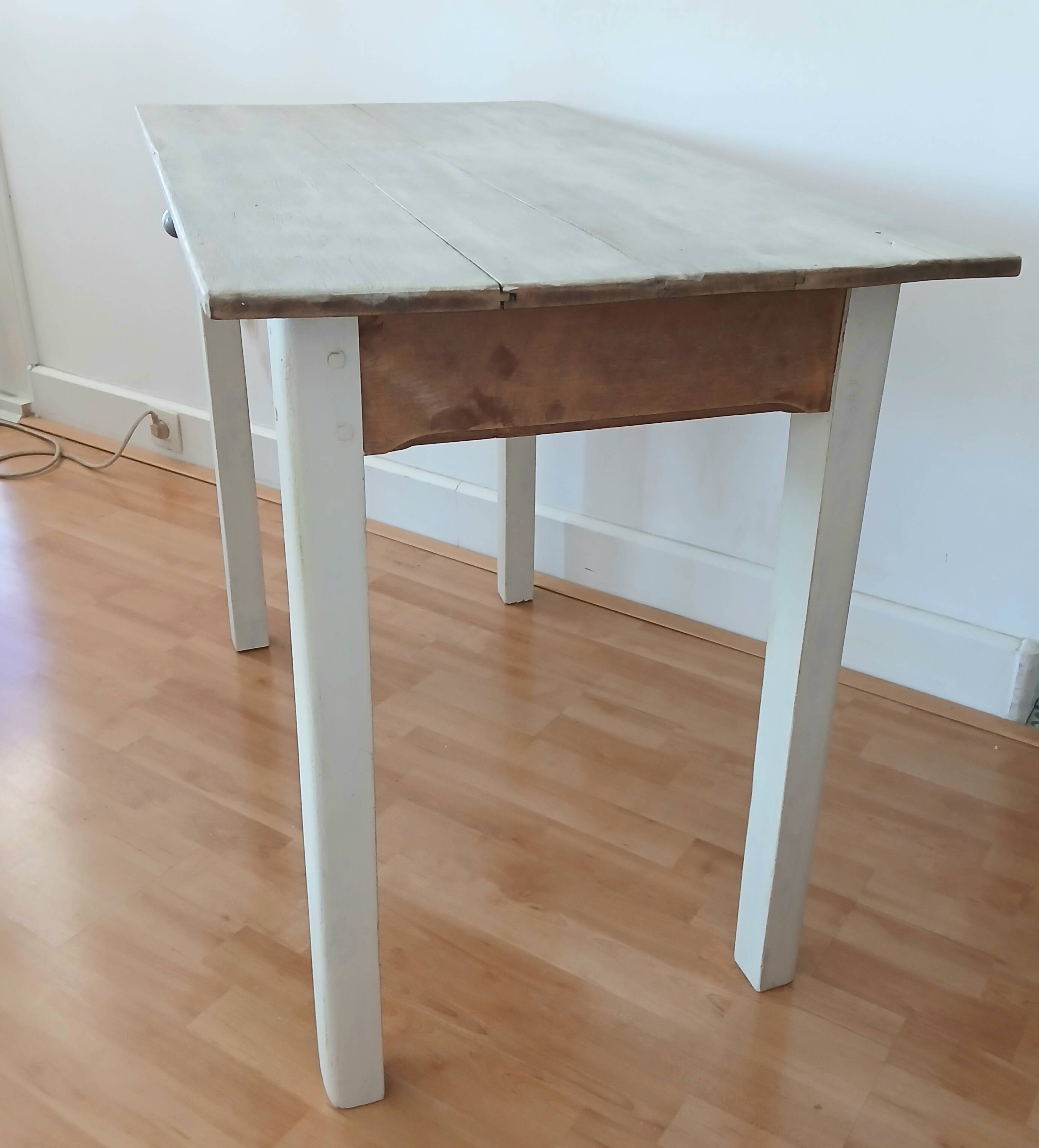 VINTAGE FARM TABLE