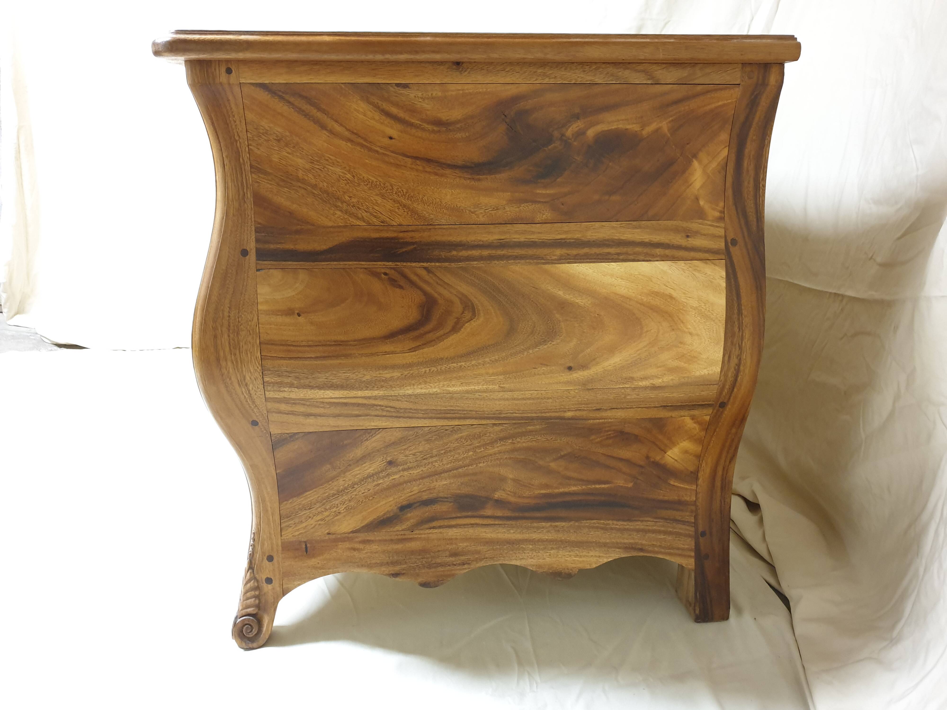 Louis XV Curved Malouine Chest of Drawers