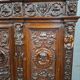 Cabinet d’apparat en bois richement sculpté dans le goût Renaissance