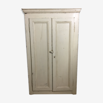 Armoire patine blanche vieillie