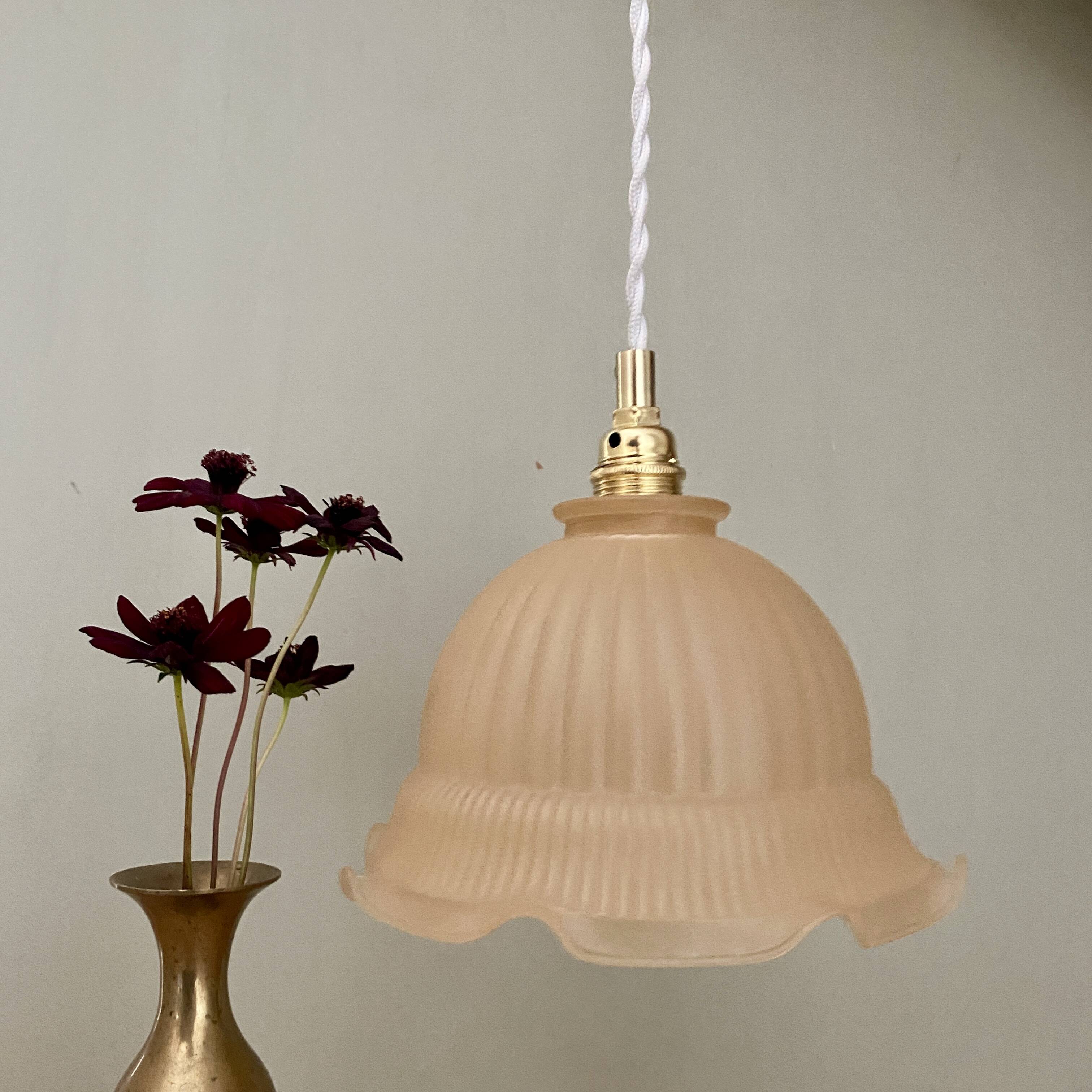 Suspension abat-jour vintage en verre dépoli rose