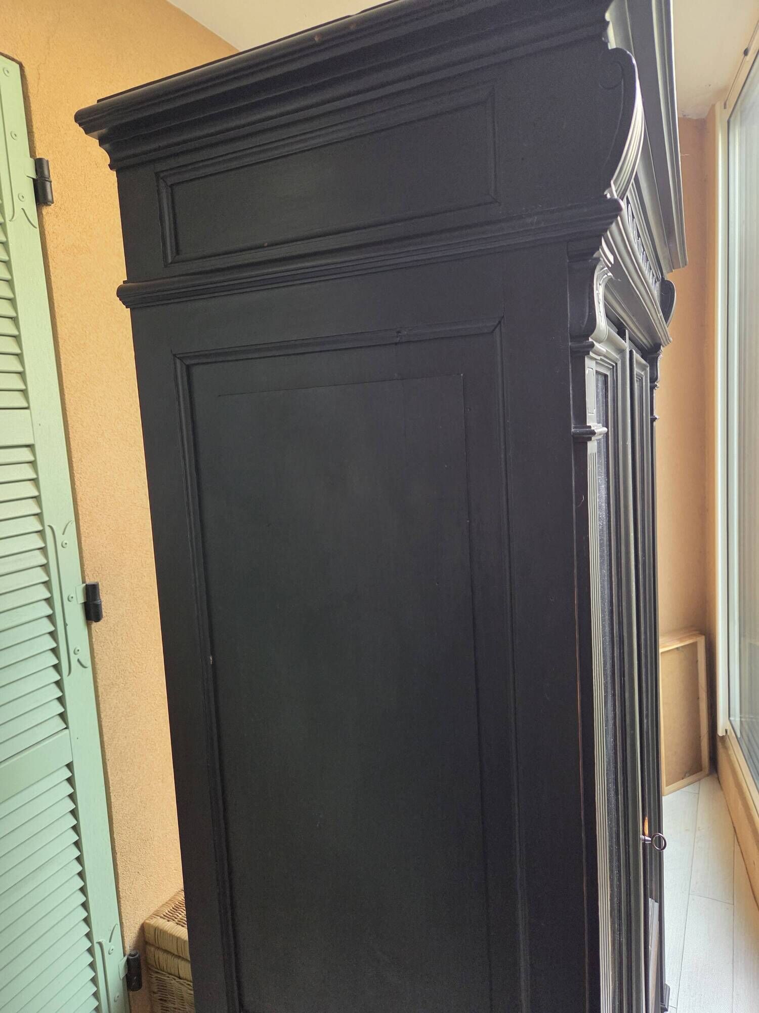 Napoleon III display cabinet