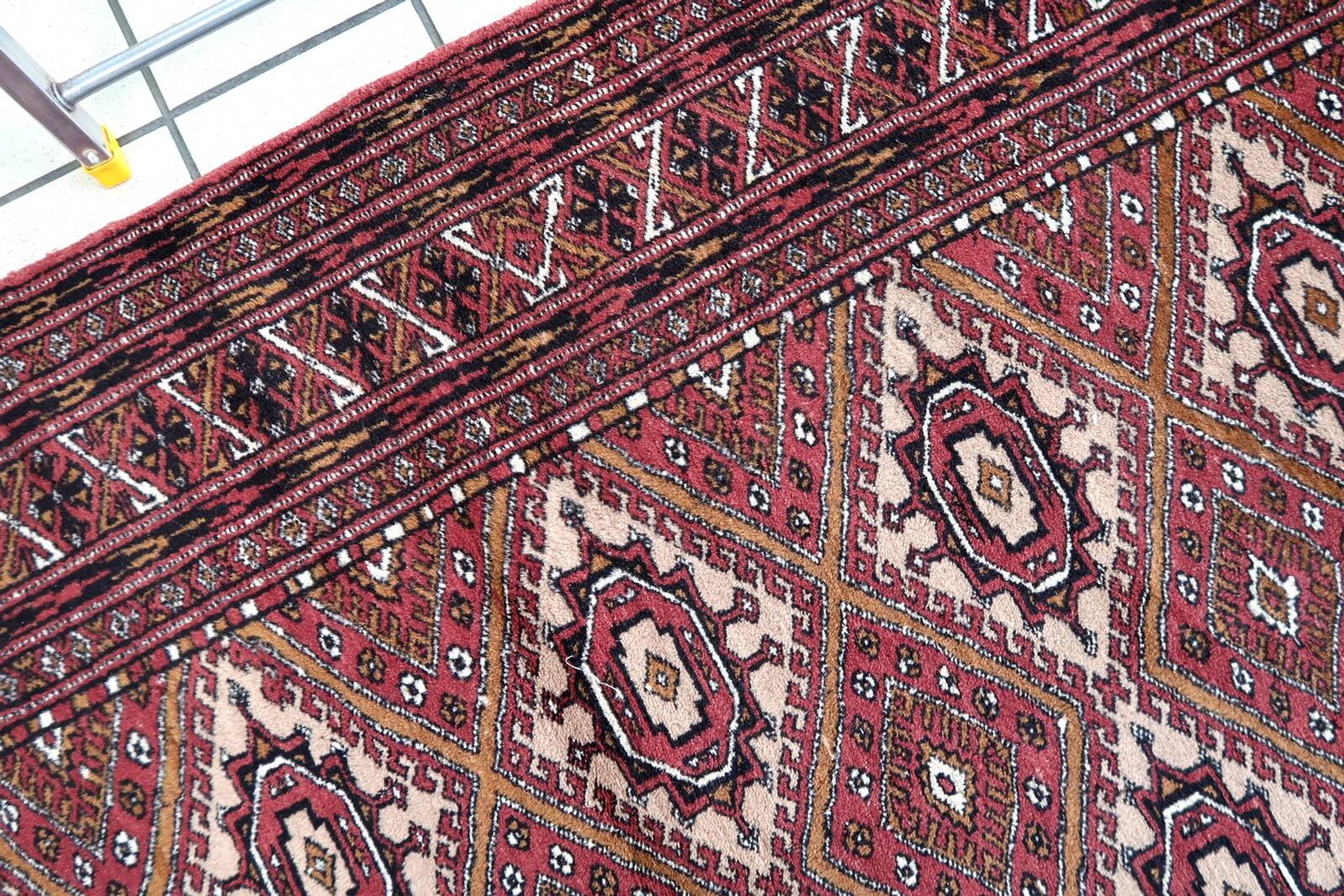 Tapis vintage afghan Ersari fait main en laine – 123 x 183 cm