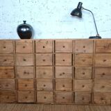 Meuble de métier industriel ou d'apothicaire avec 30 tiroirs bois vintage