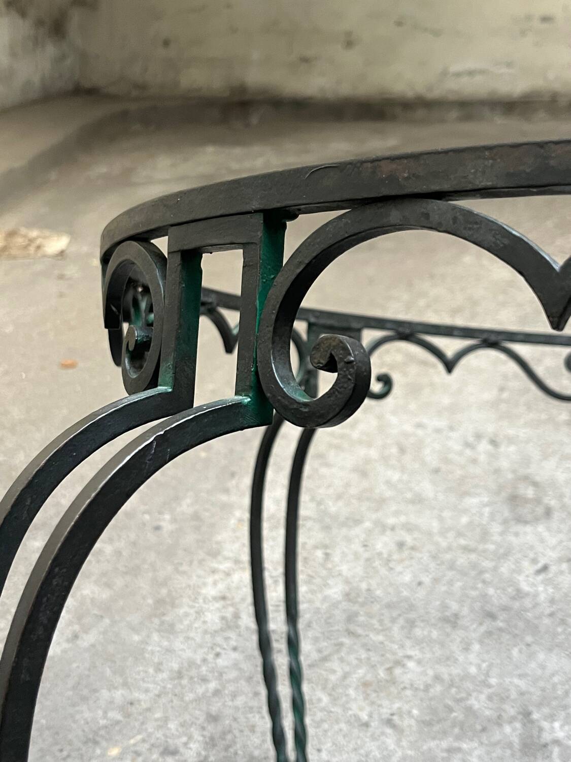 Vintage 1940s art deco marble and metal pedestal table