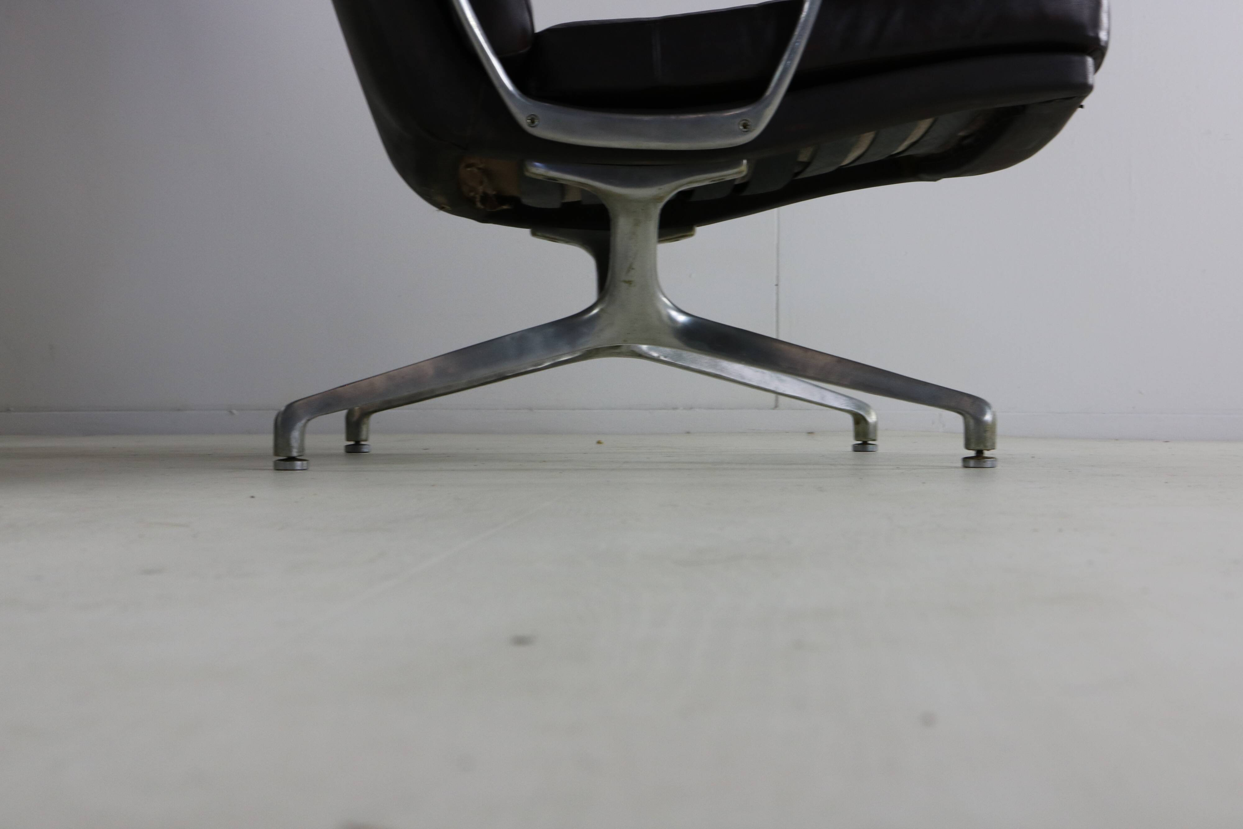 Sixties american design lounge chair by Paul Tuttl