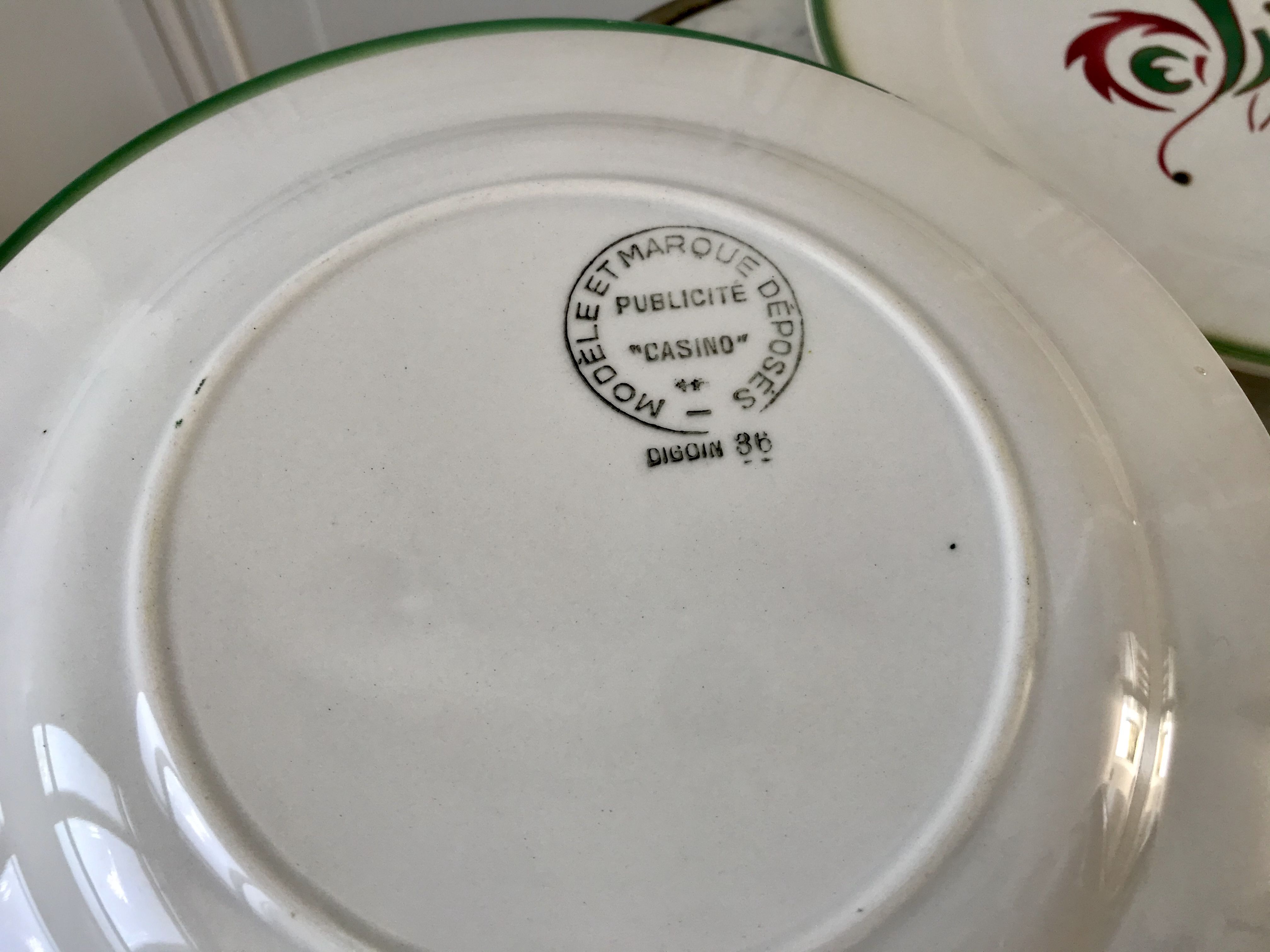 Set of 6 flat plates mismatched Digoin Sarreguemines models Rooster and Casino 30s