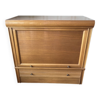 MD chest of drawers