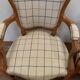 Paire de fauteuils de style Louis Philippe en hêtre teinté XX siècle
