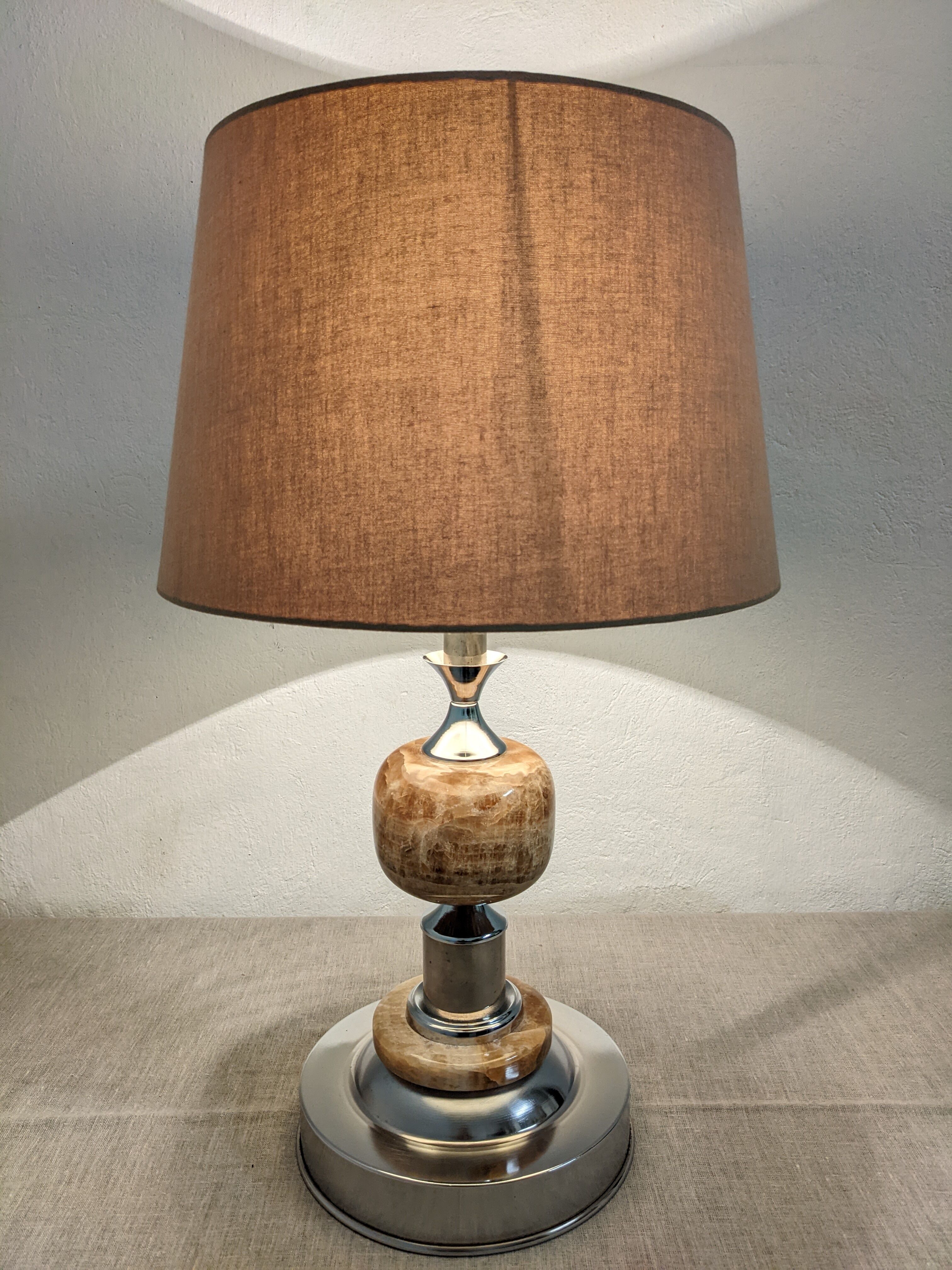 Living room lamp in onyx and chrome metal of the 70s