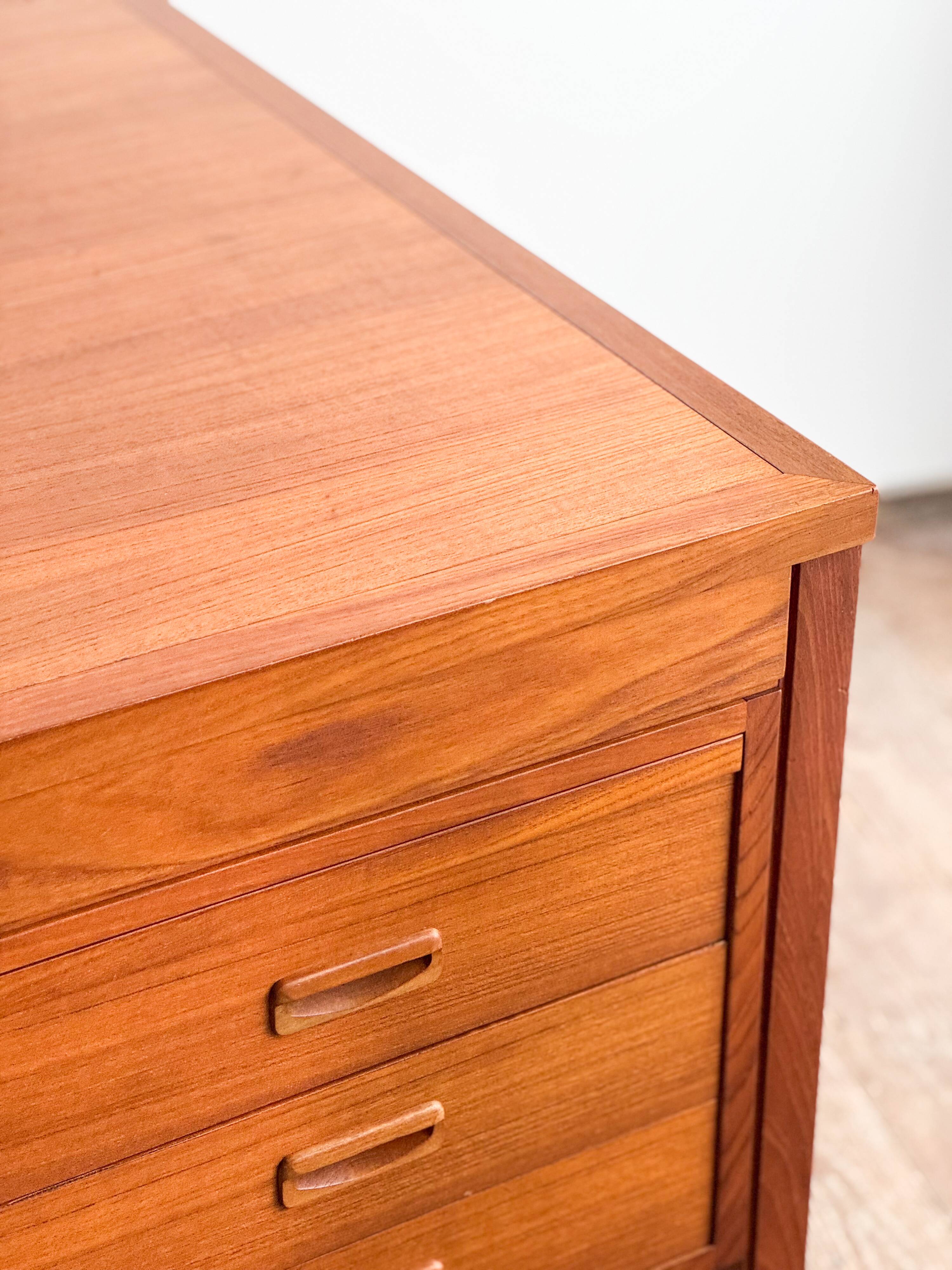 Grand bureau de direction en teck avec cuir, années 60