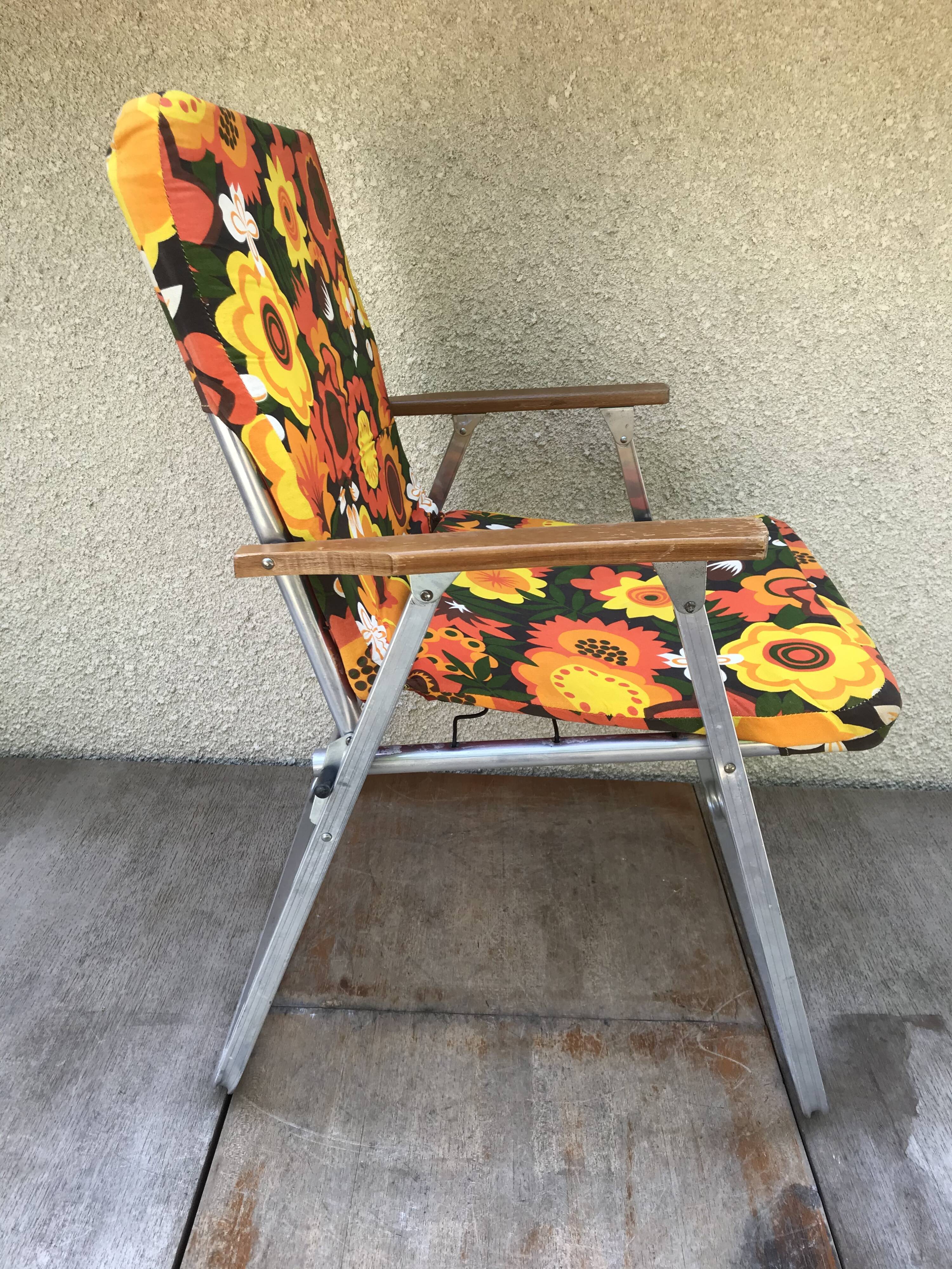 Ancient pliante alu chair - multicolor fabric 70s vintage camping garden