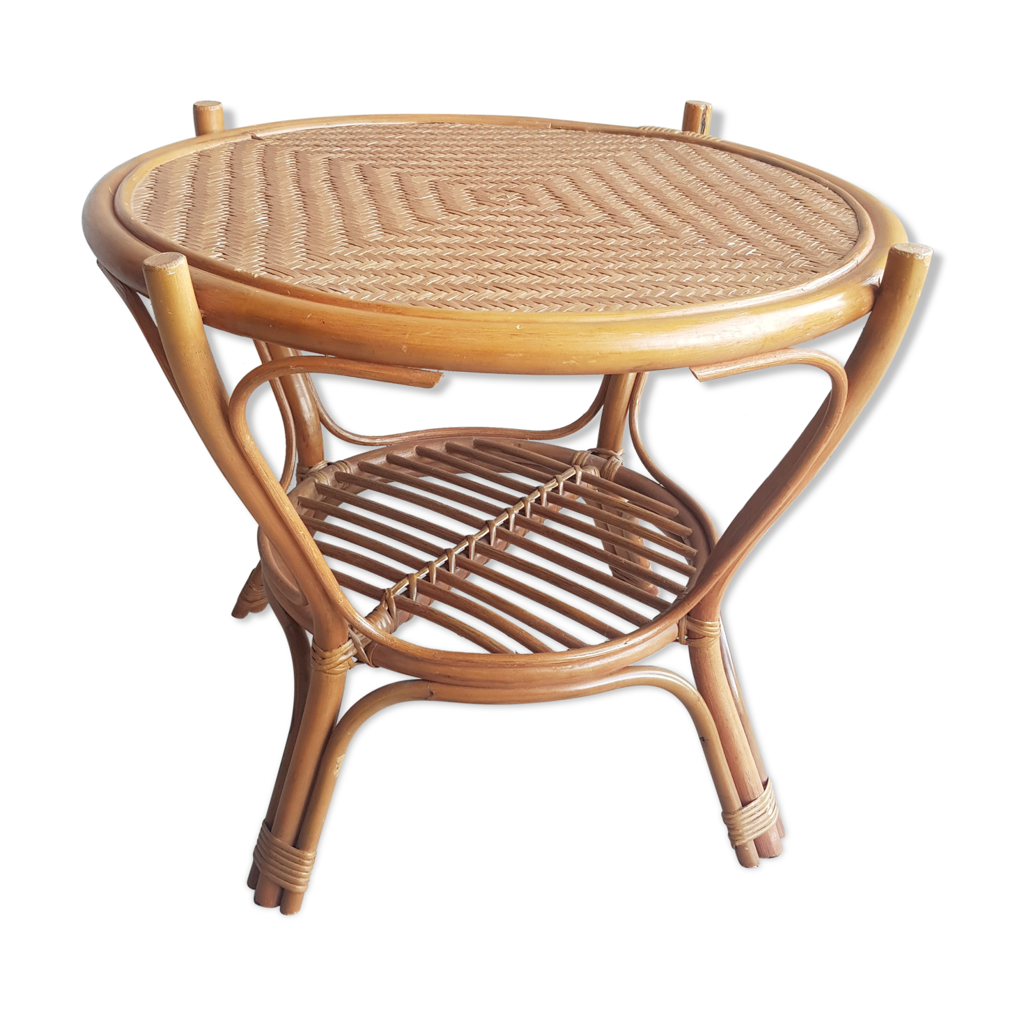Round rattan coffee table