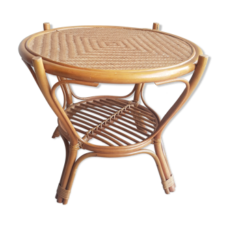 Round rattan coffee table