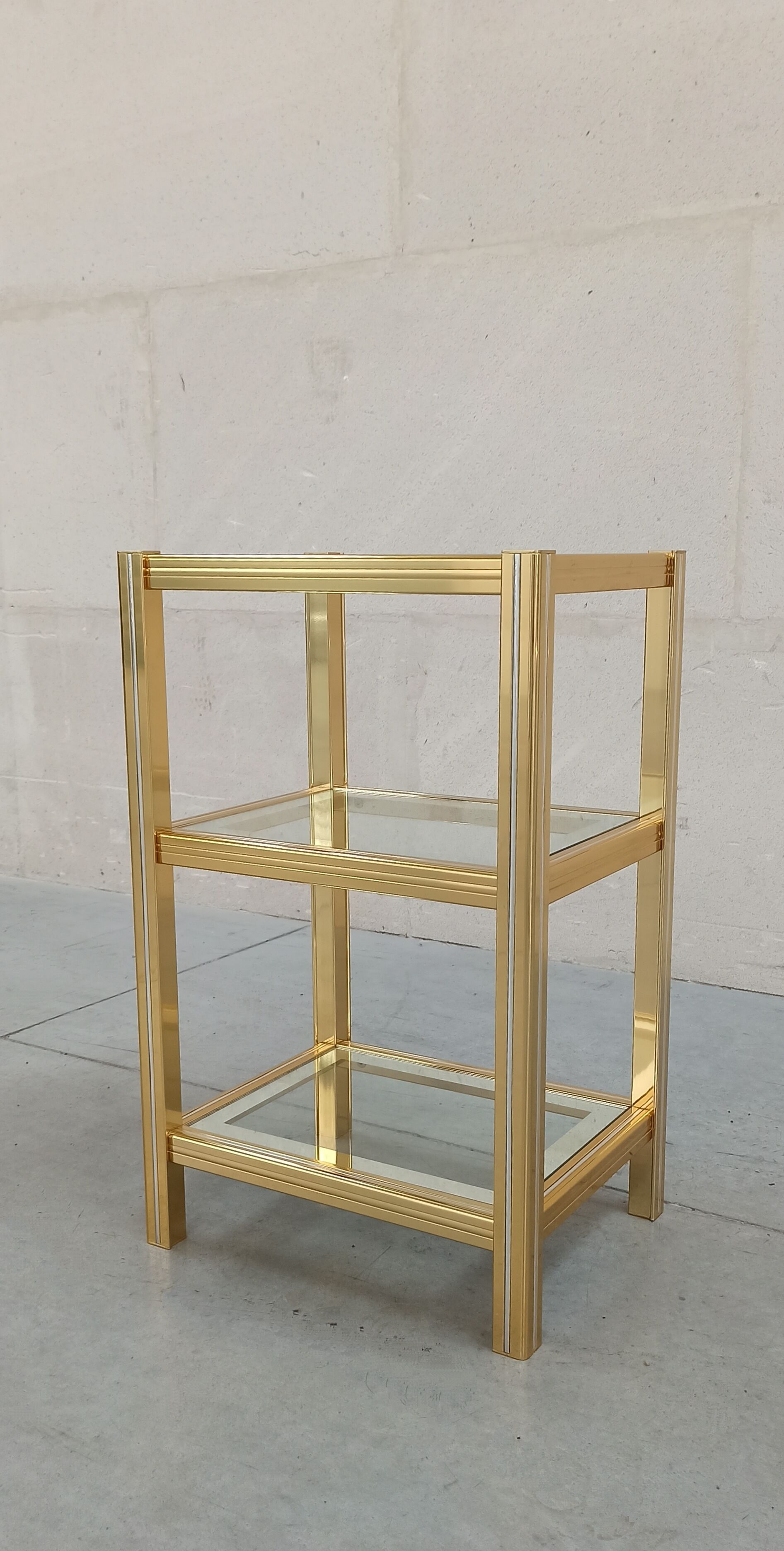 70's design fifth wheel shelf
