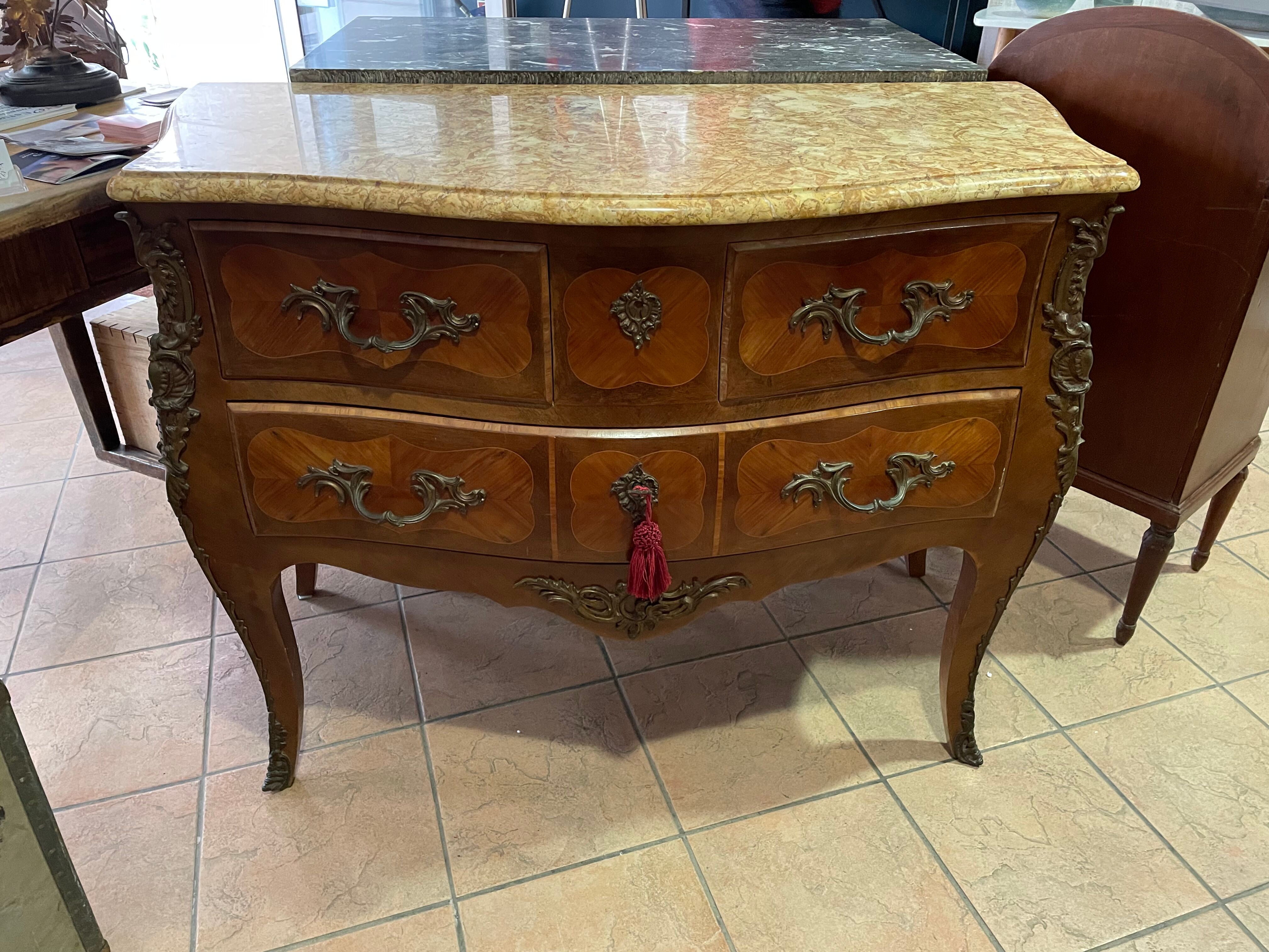 Commode Louis XVI marquetry