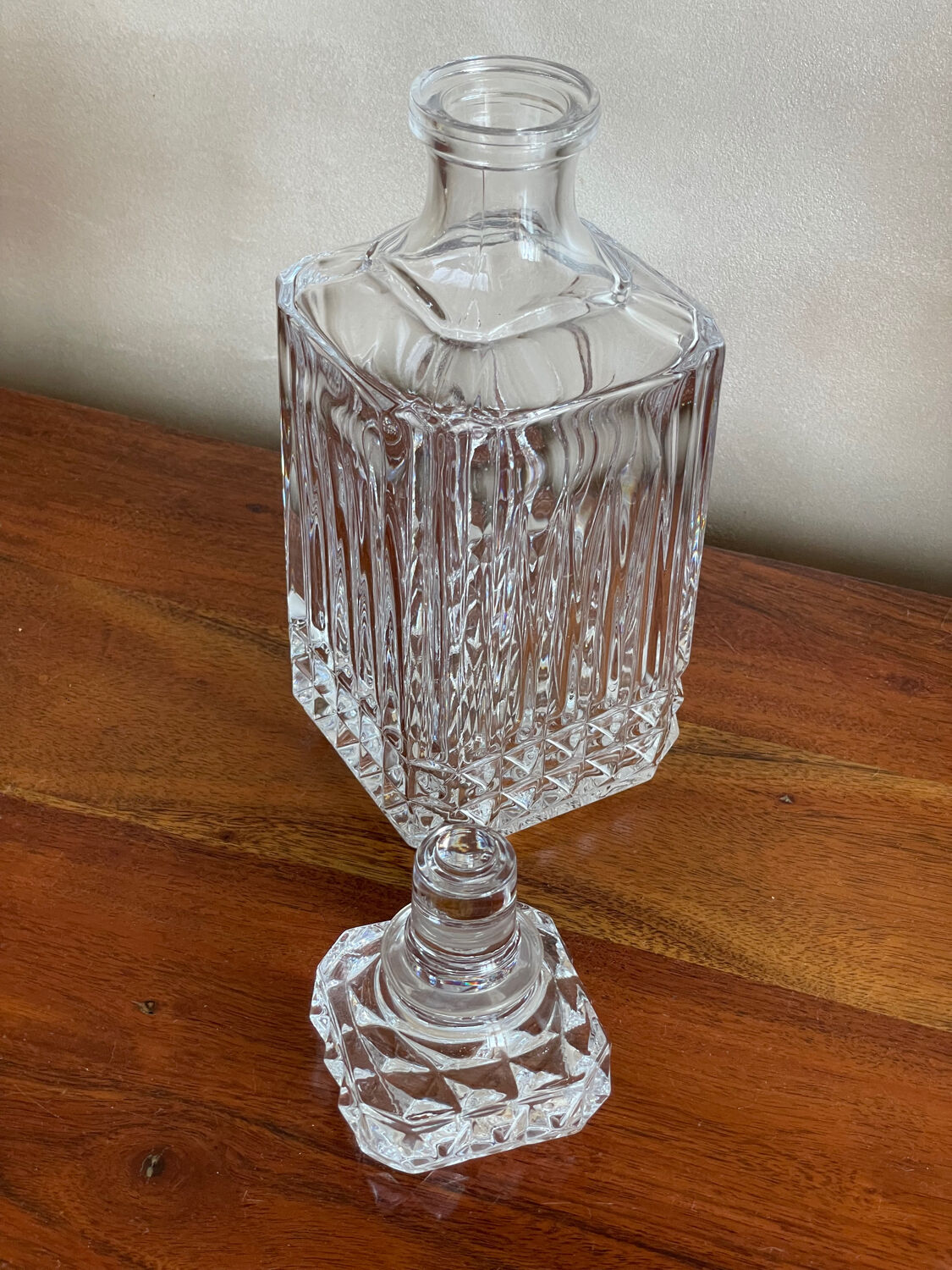 Crystal decanter