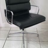 Fauteuil EA208 soft pad Charles et Ray Eames édition Herman Miller