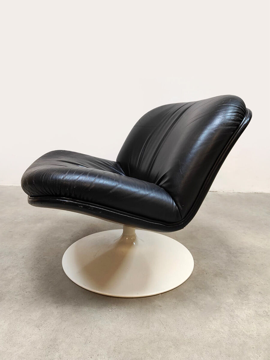 Set of vintage swivel lounge chairs 504 Artifort by Geoffrey Harcourt