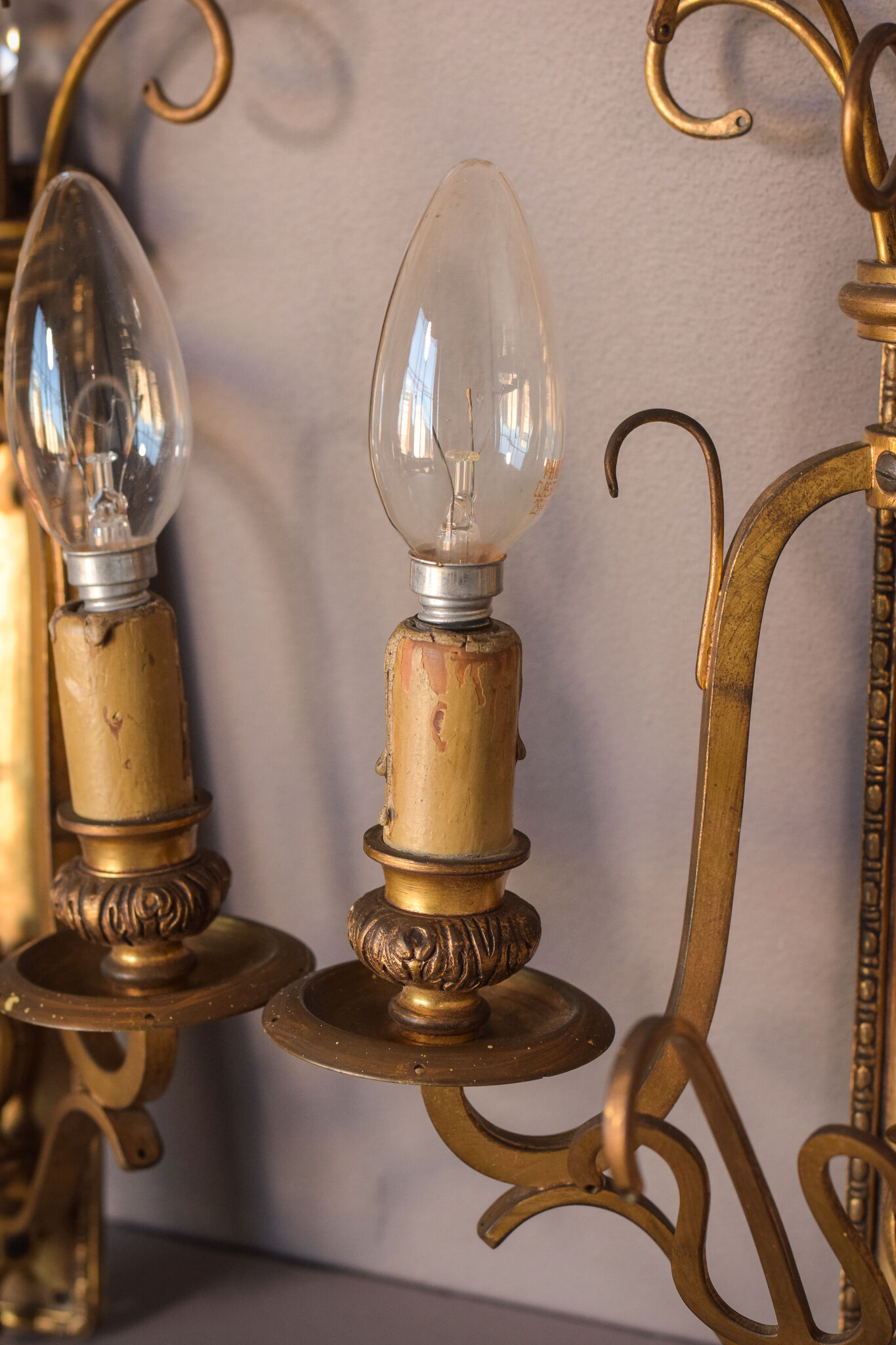 Classical High Quality Pair of Wall Lamps