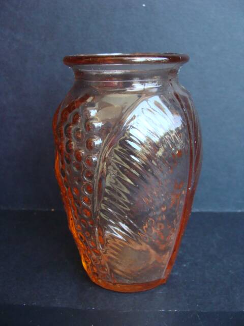 Art Deco vase in pink glass / 4