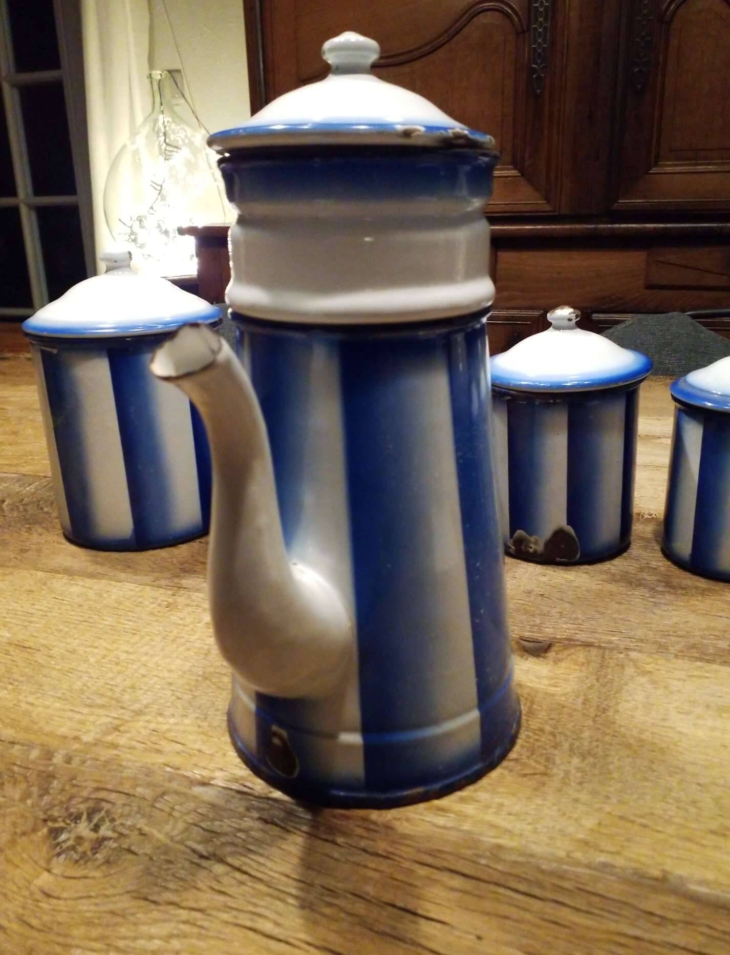 Ensemble en email bleu