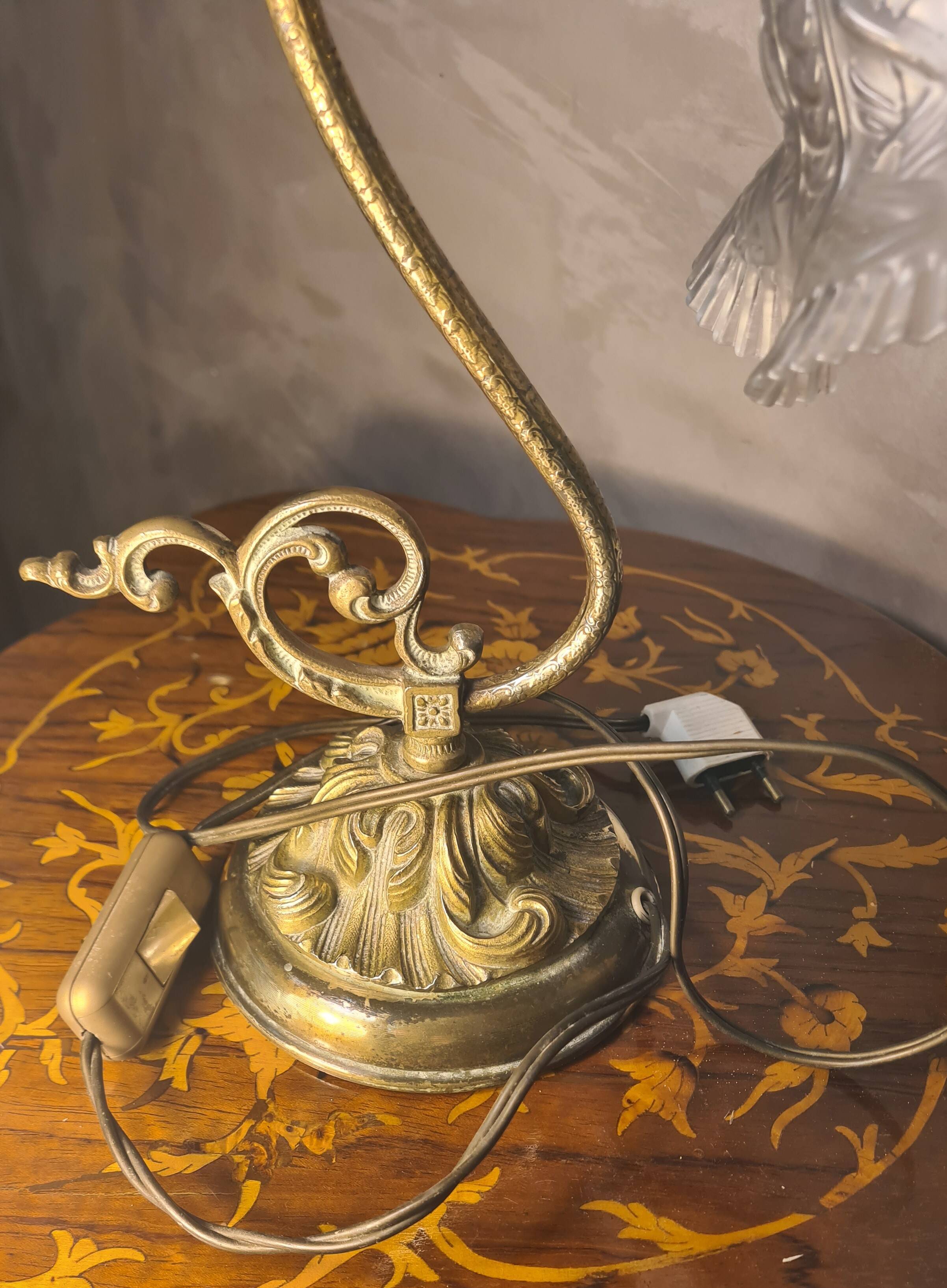 lampe 1900 de bureau ou chevet bronze 28x25 tres belle patine, fonctionne b