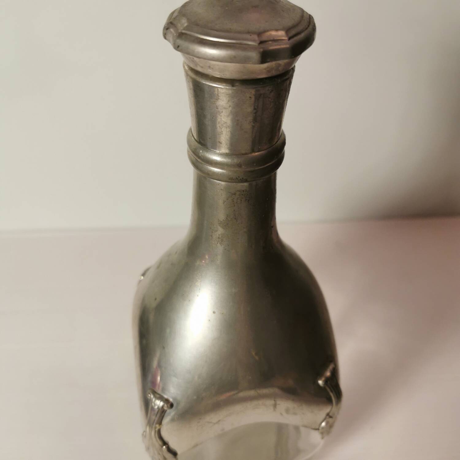 Carafe the tins of the Paris mansion