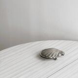 shell box in silver metal and worked glass