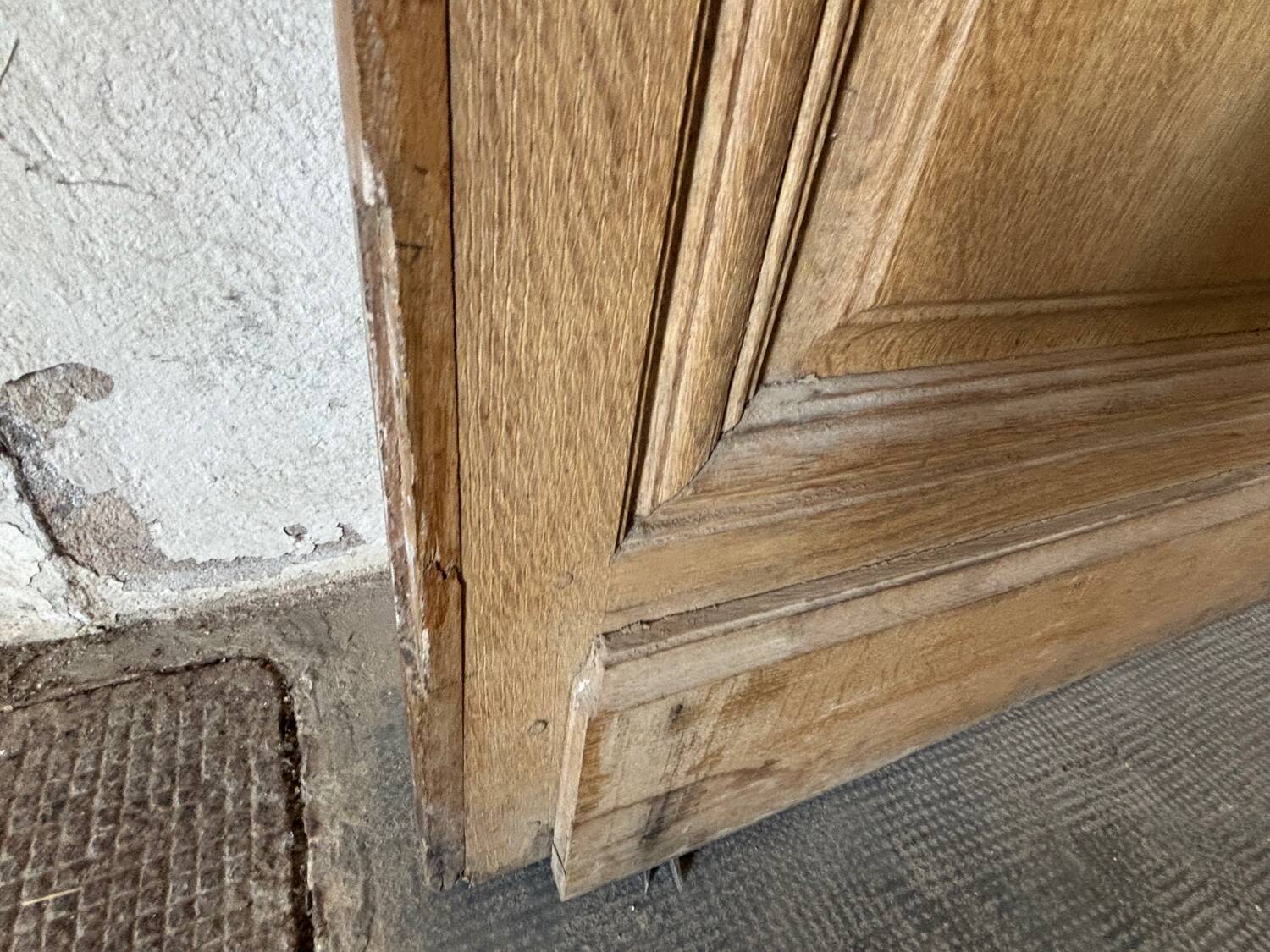 Double doors in solid oak